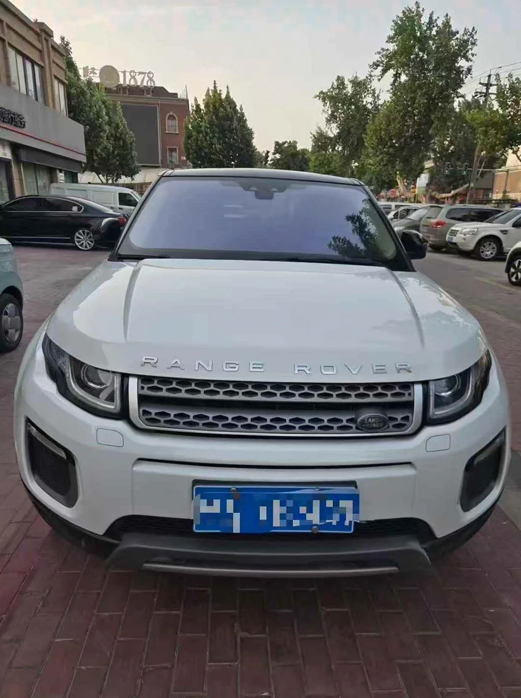 路虎极光 正面外观二
