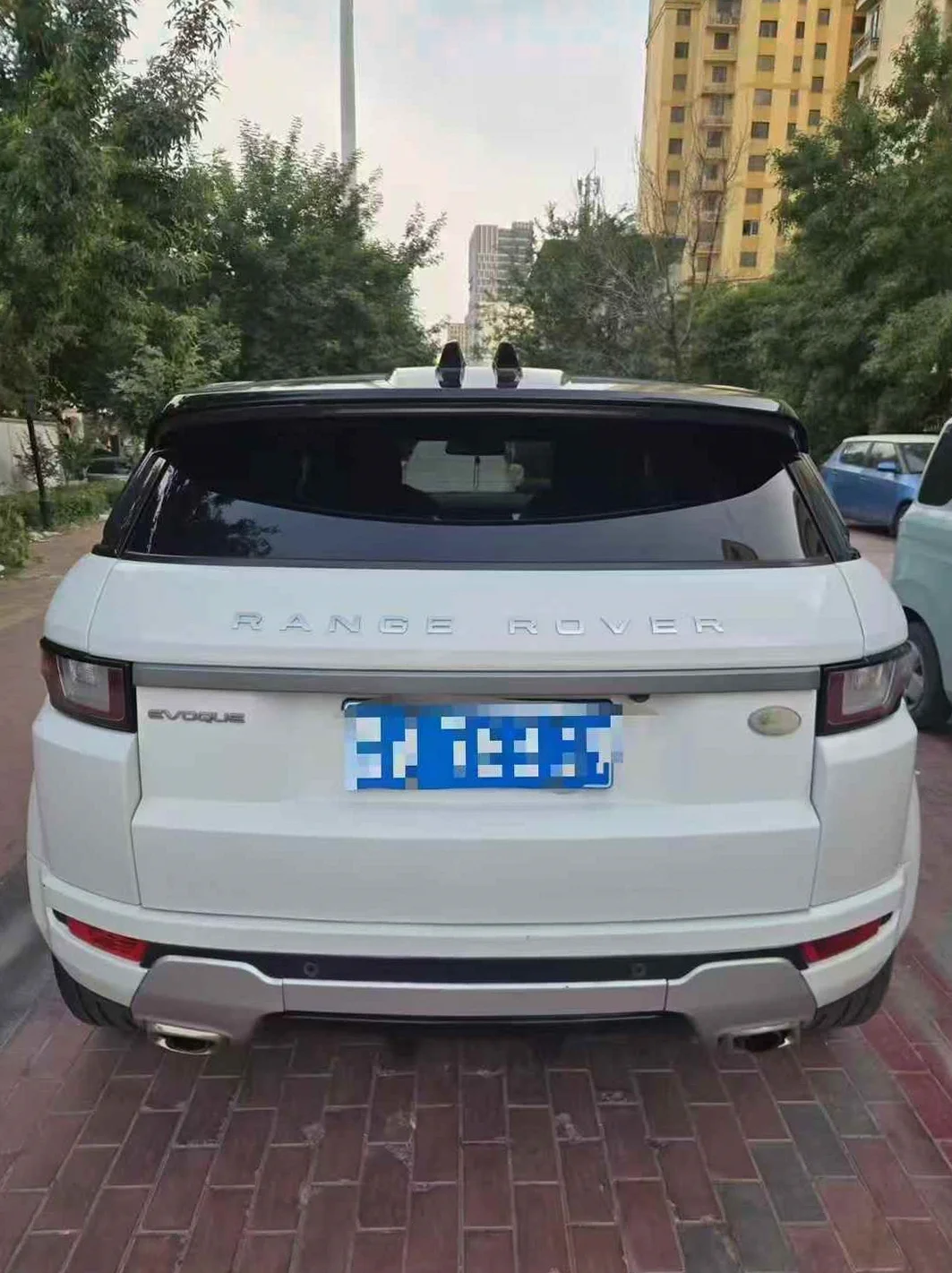 路虎极光 正面外观三