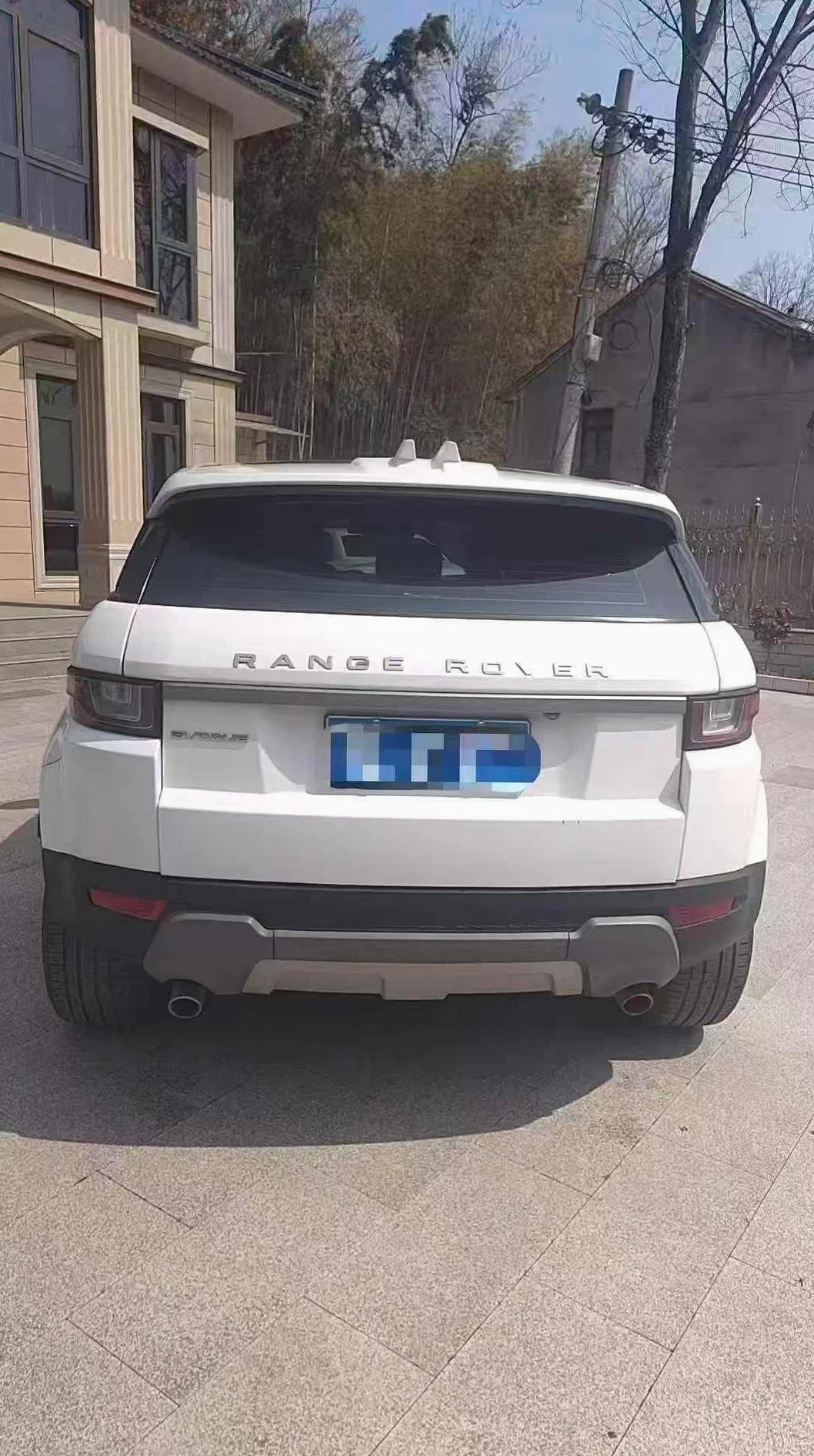 路虎极光 正面外观三