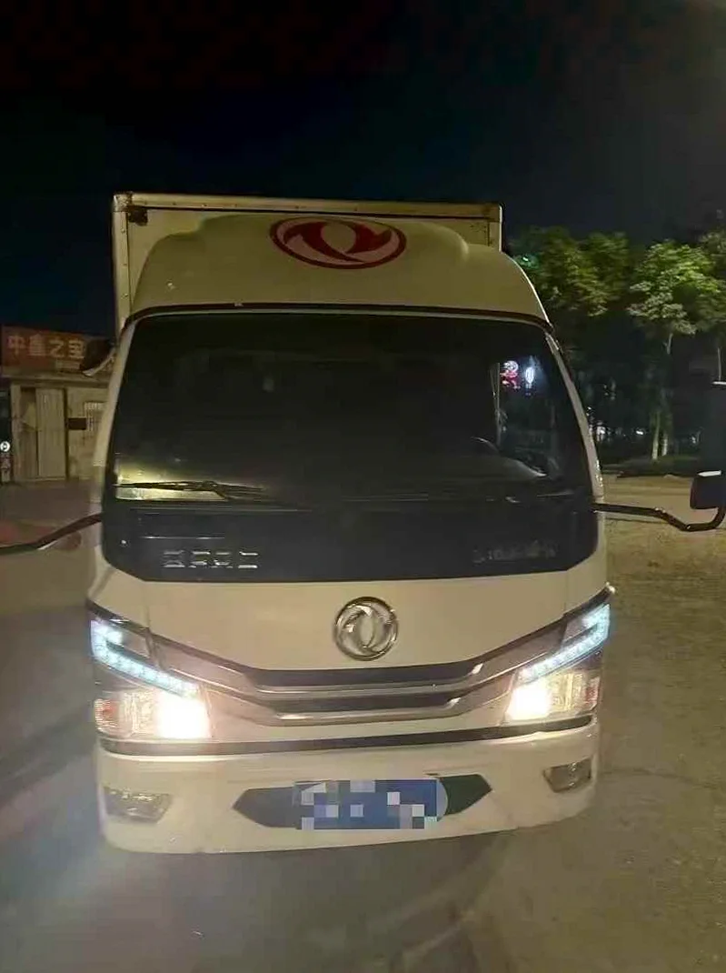 东风多利卡 正面外观二