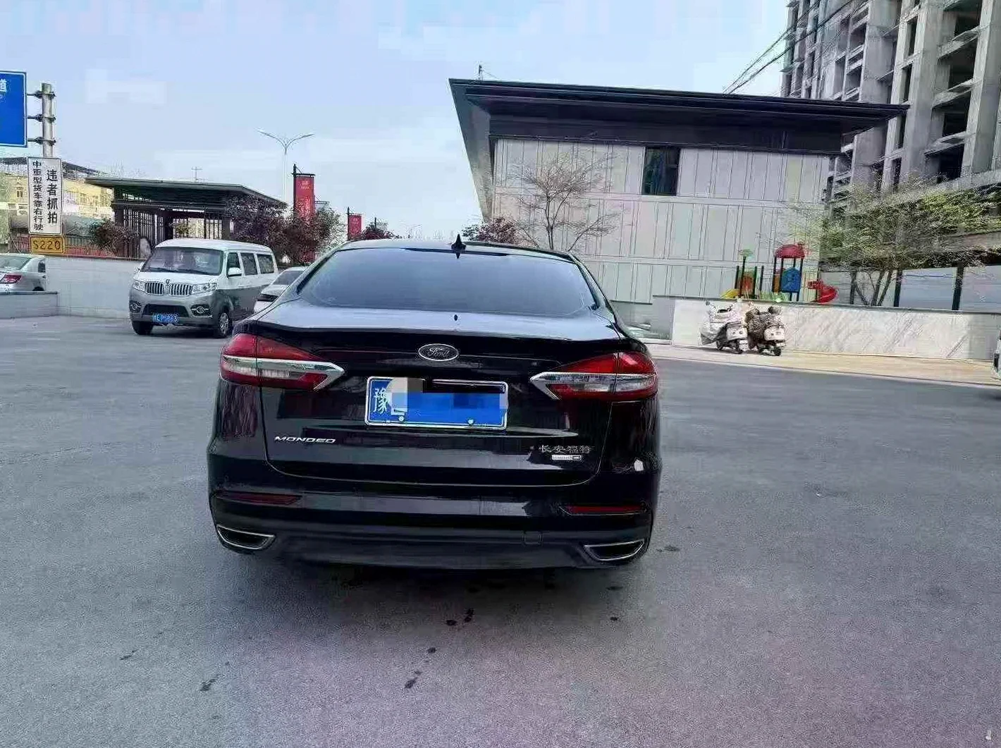 福特蒙迪欧 后面外观二