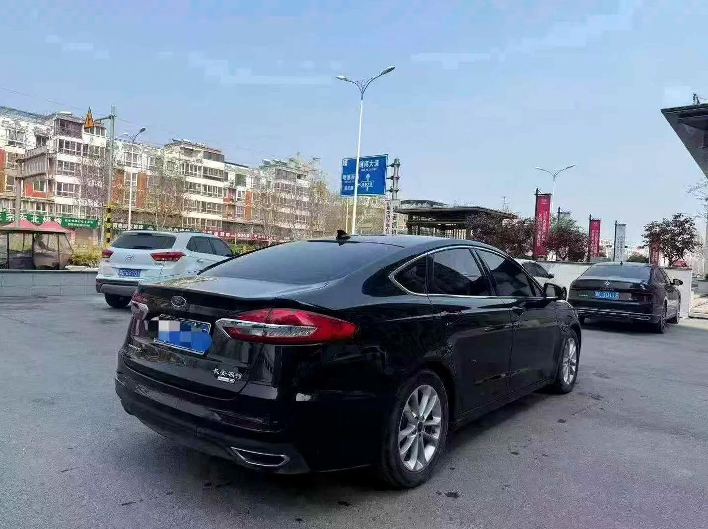 福特蒙迪欧 后面外观一