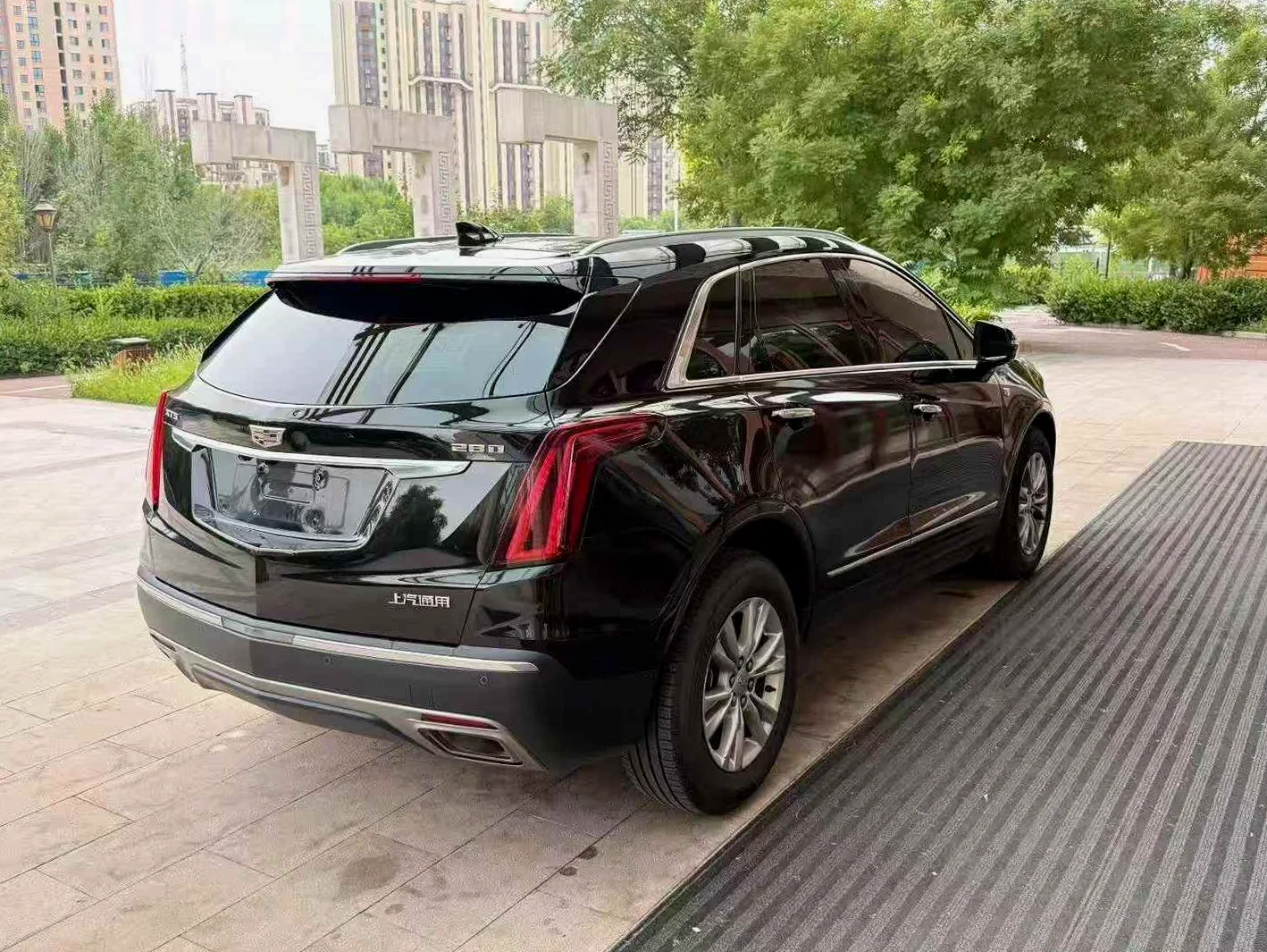 凯迪拉克XT5 后面外观一