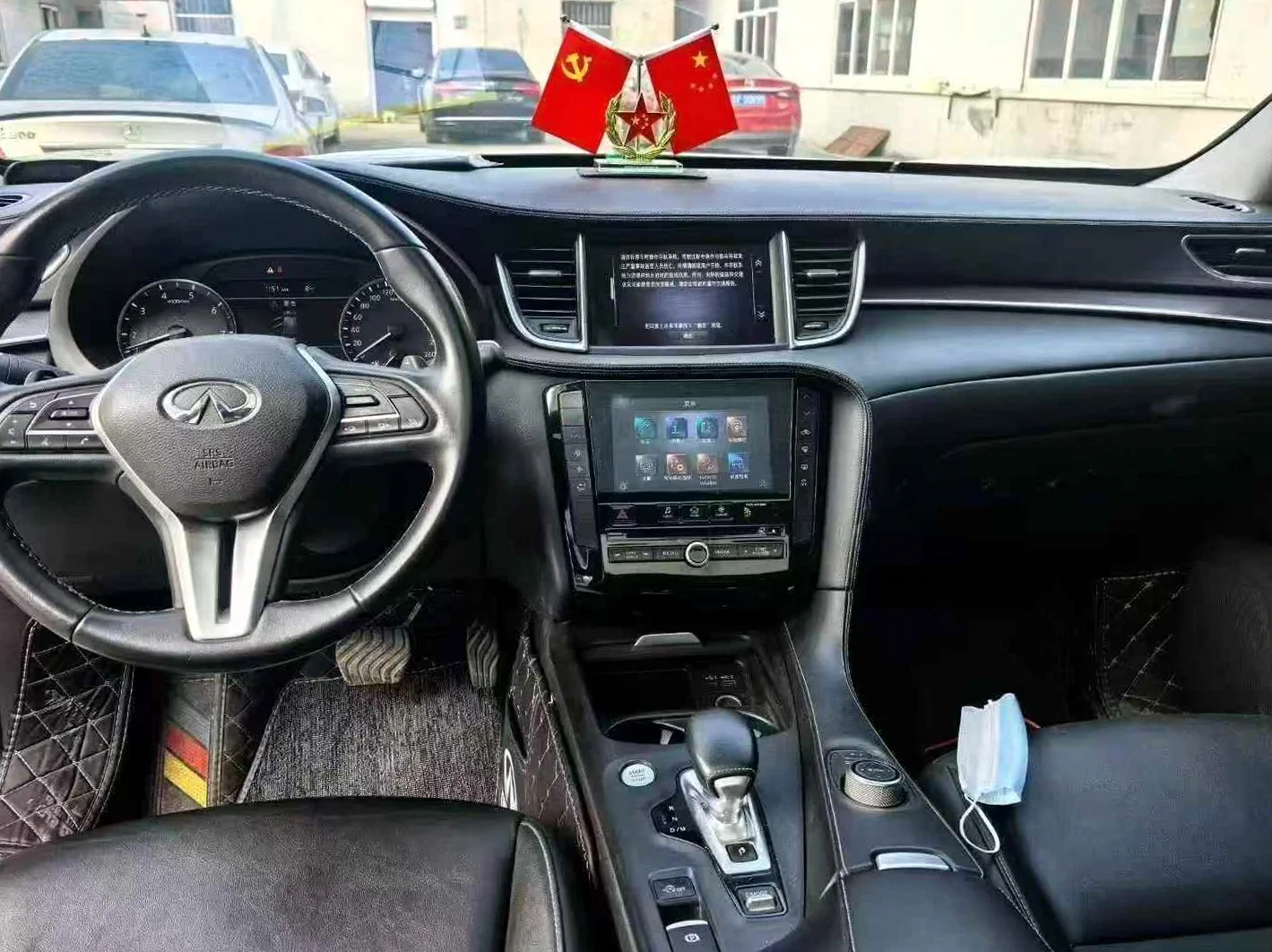 英菲尼迪QX50 后面外观一