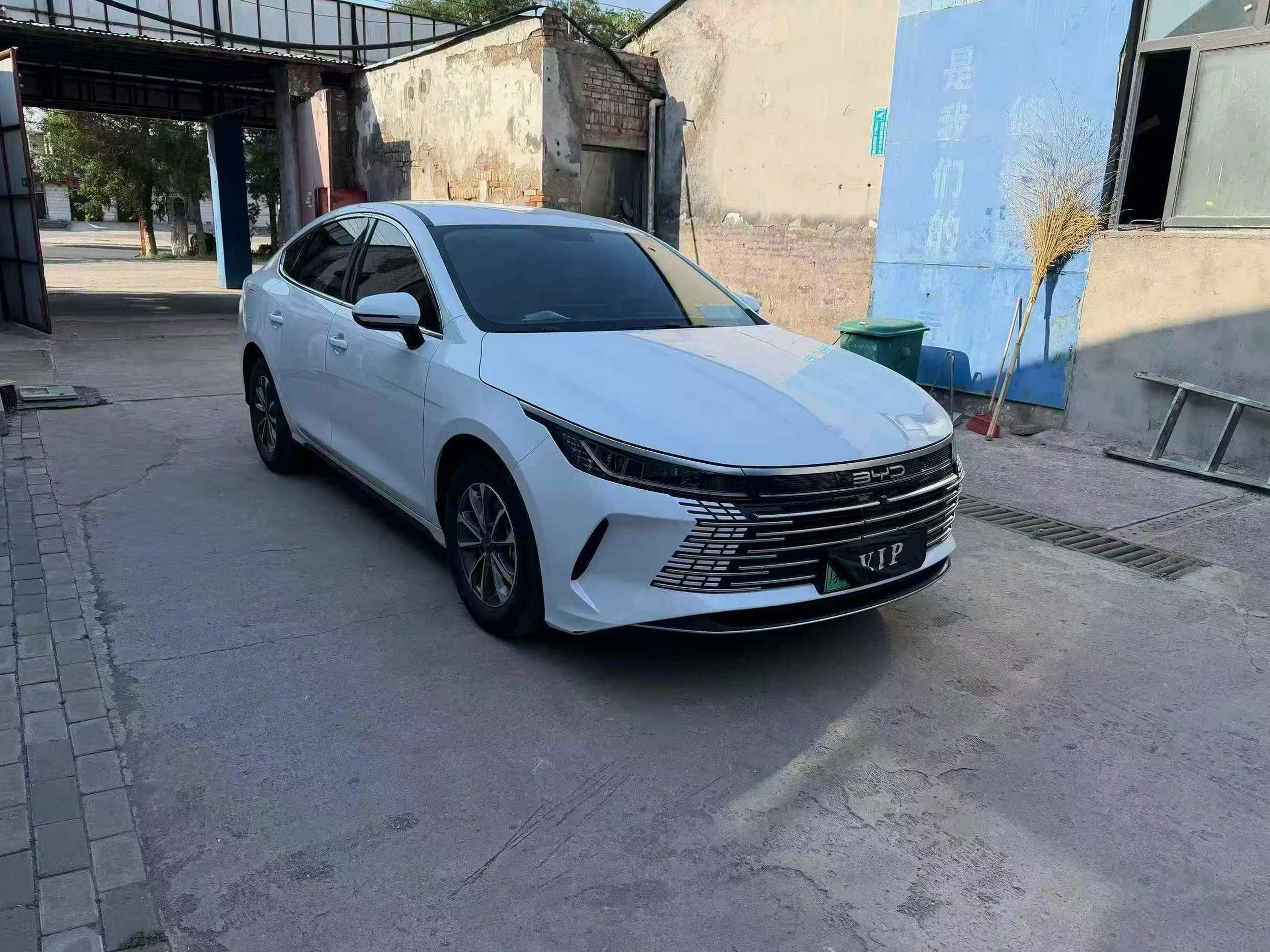 比亚迪驱逐舰 正面外观二