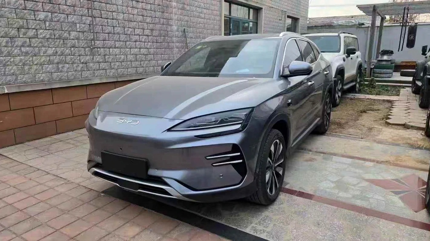 比亚迪宋PLUS 正面外观二