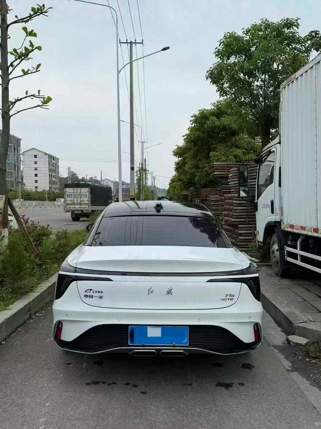 红旗H6 后面外观二