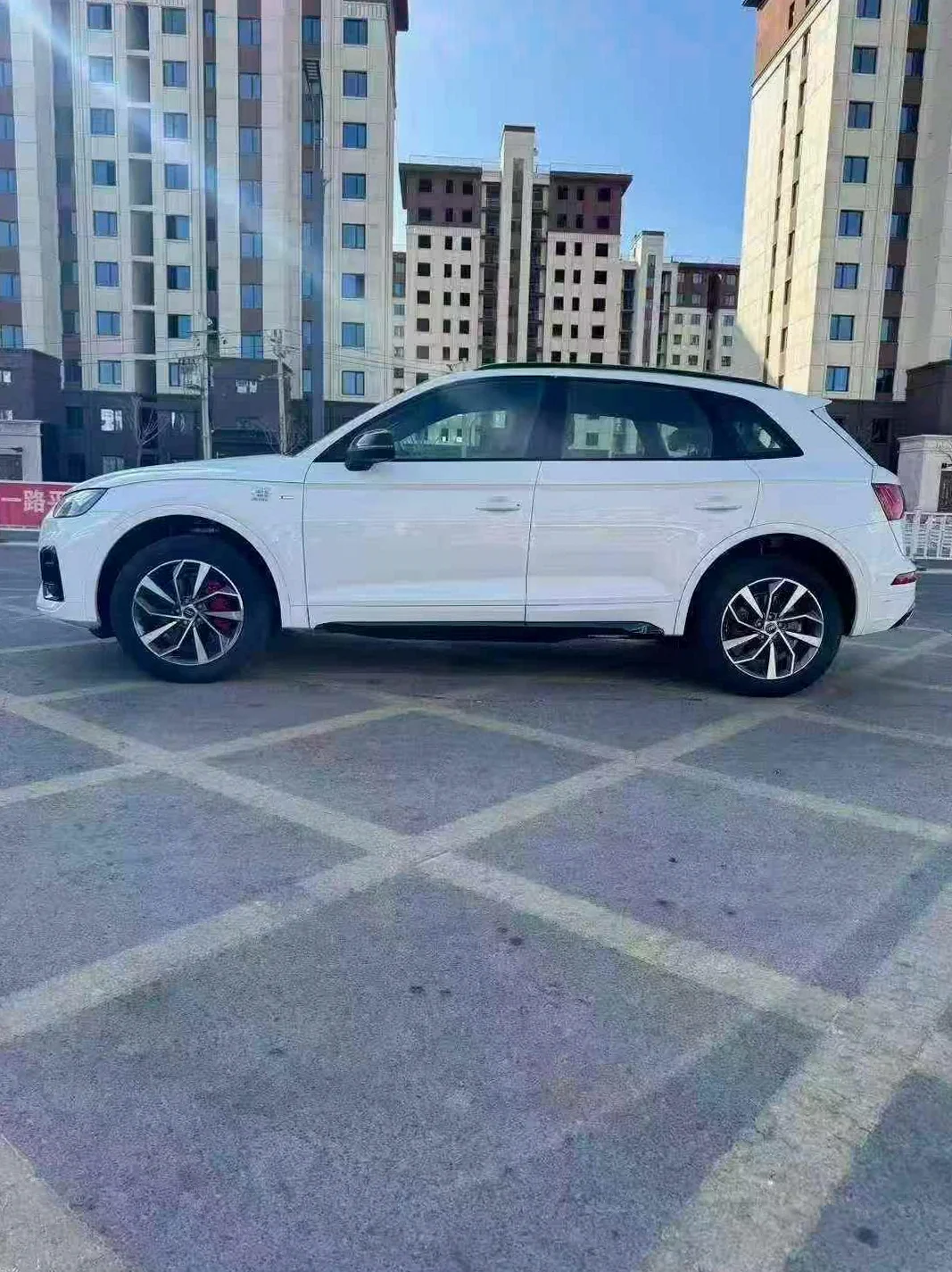 奥迪Q5 正面外观三