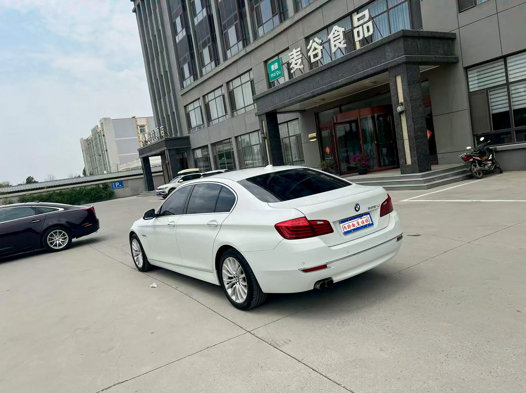宝马5系 后面外观二