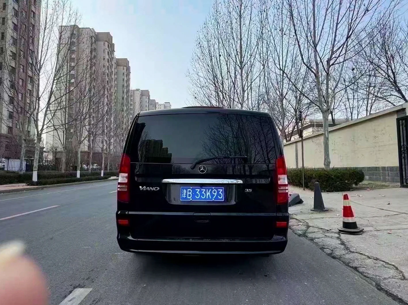 奔驰威霆 后面外观二