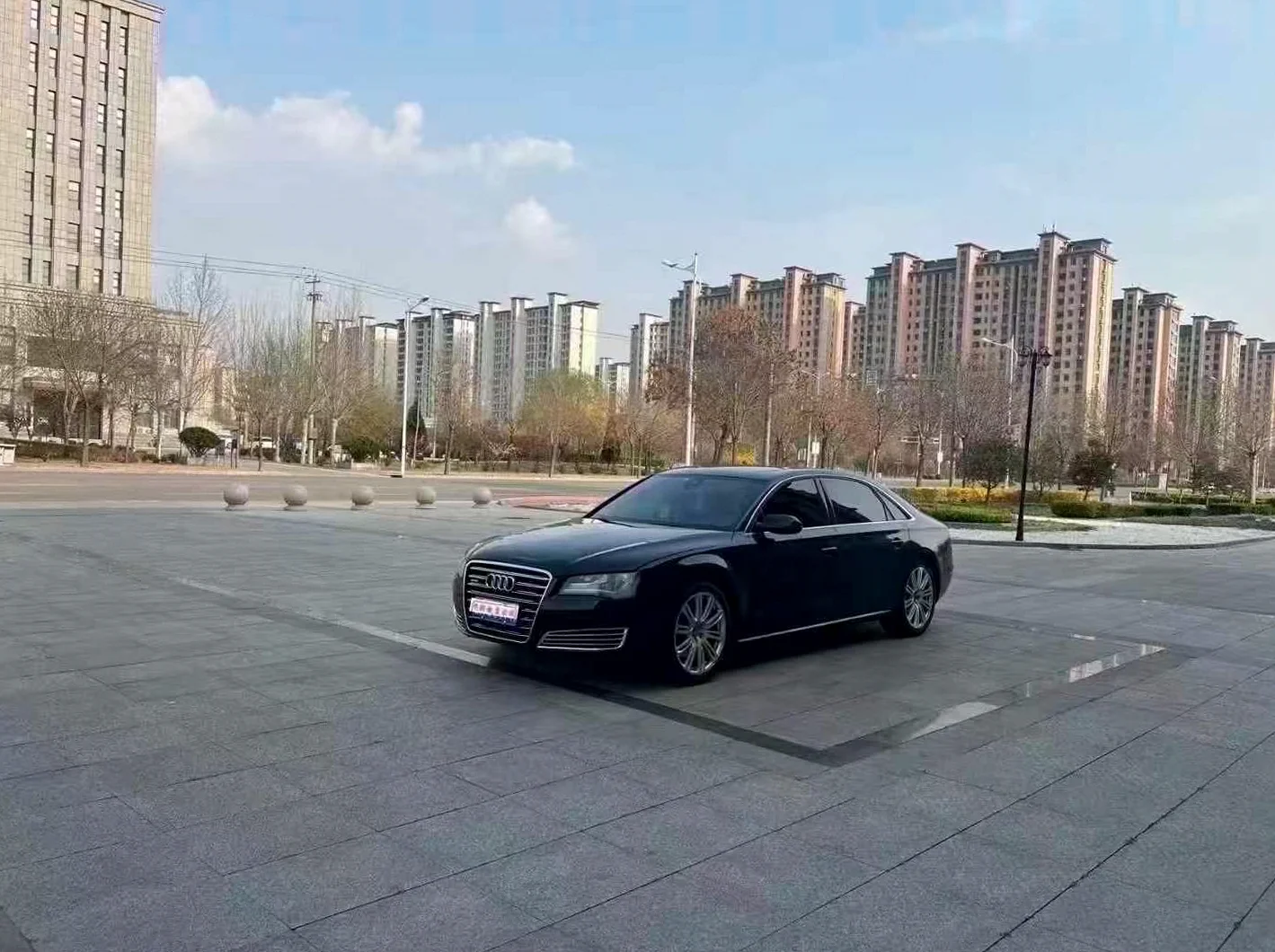 奥迪A8L 正面外观三