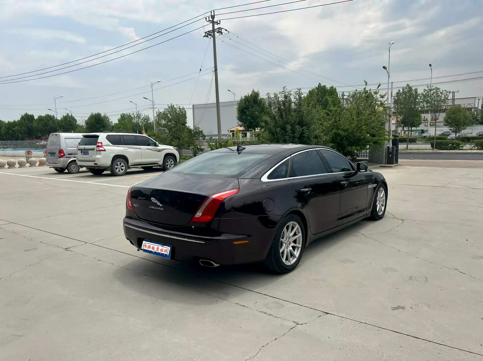 捷豹XJL 后面外观三