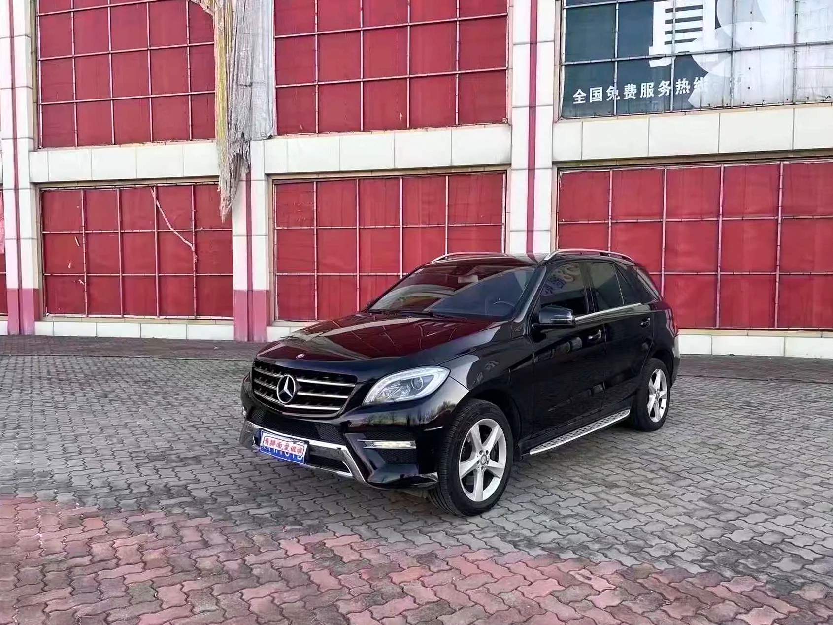 奔驰ML 正面外观三