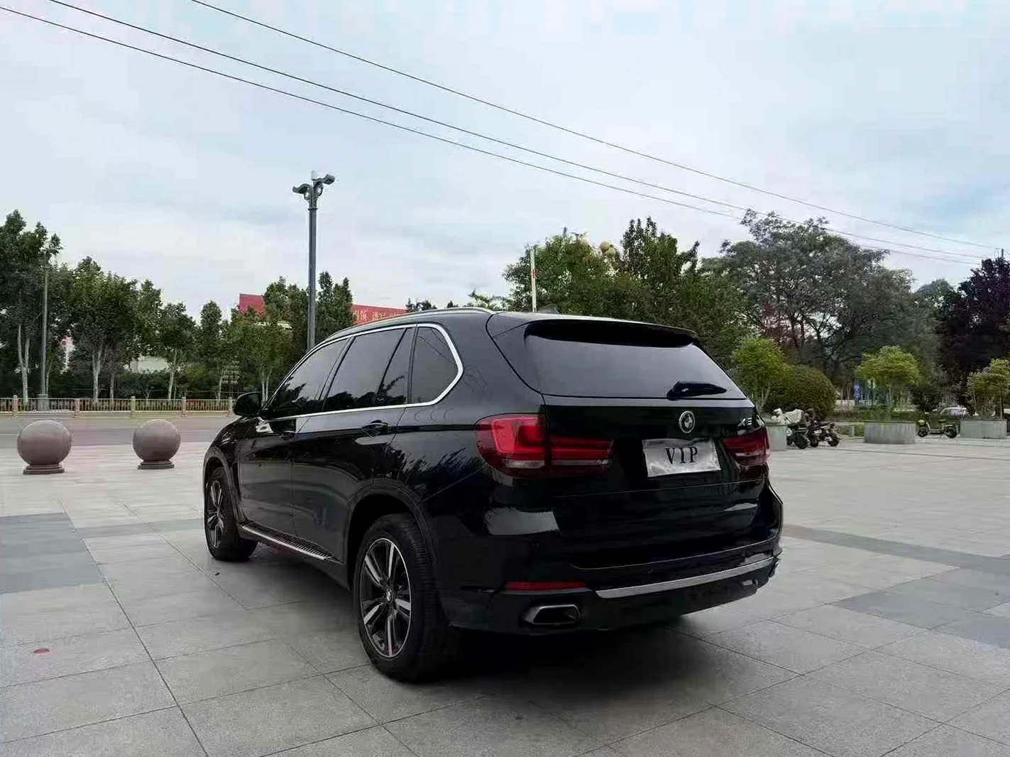 宝马X5 后面外观二
