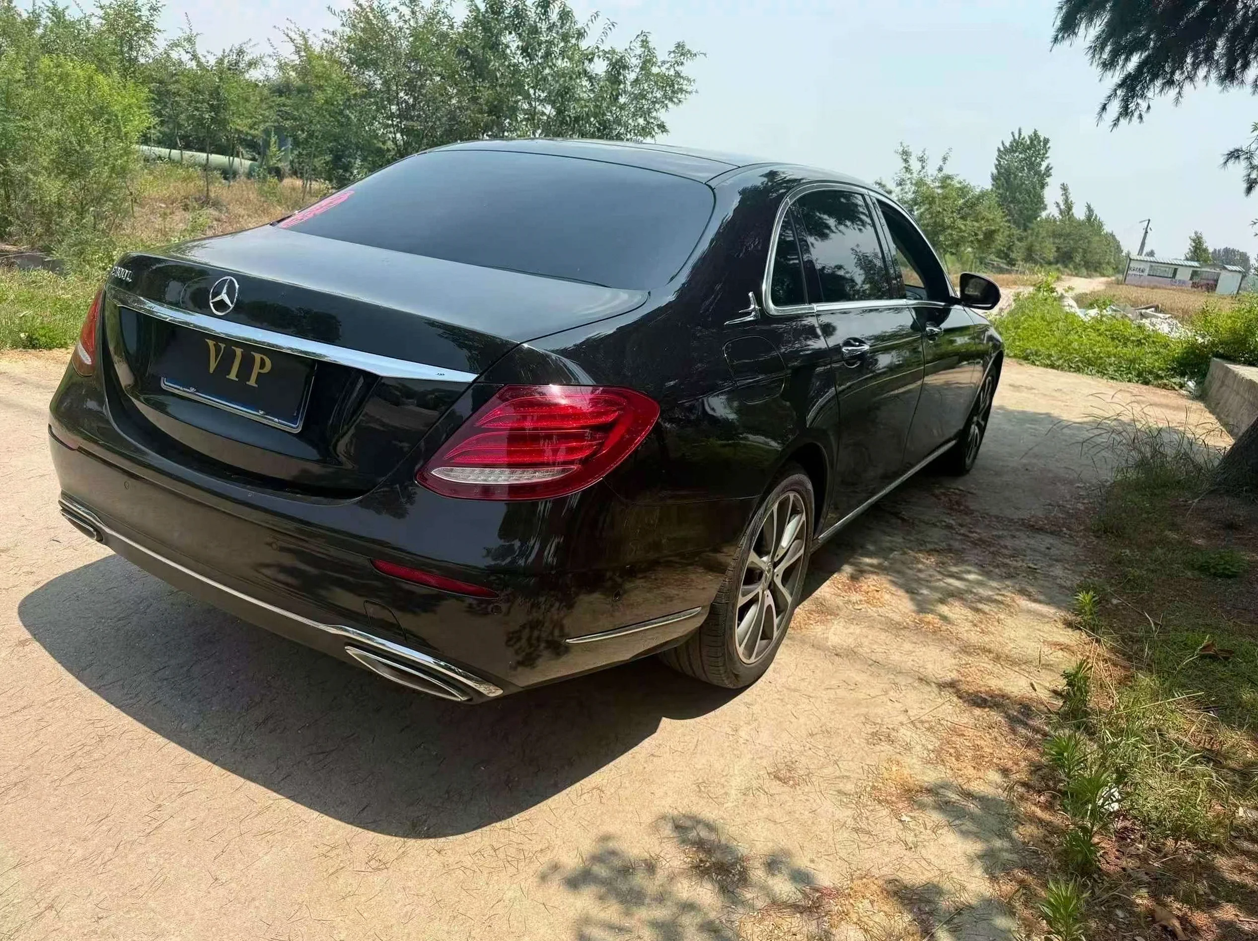 奔驰E 后面外观三