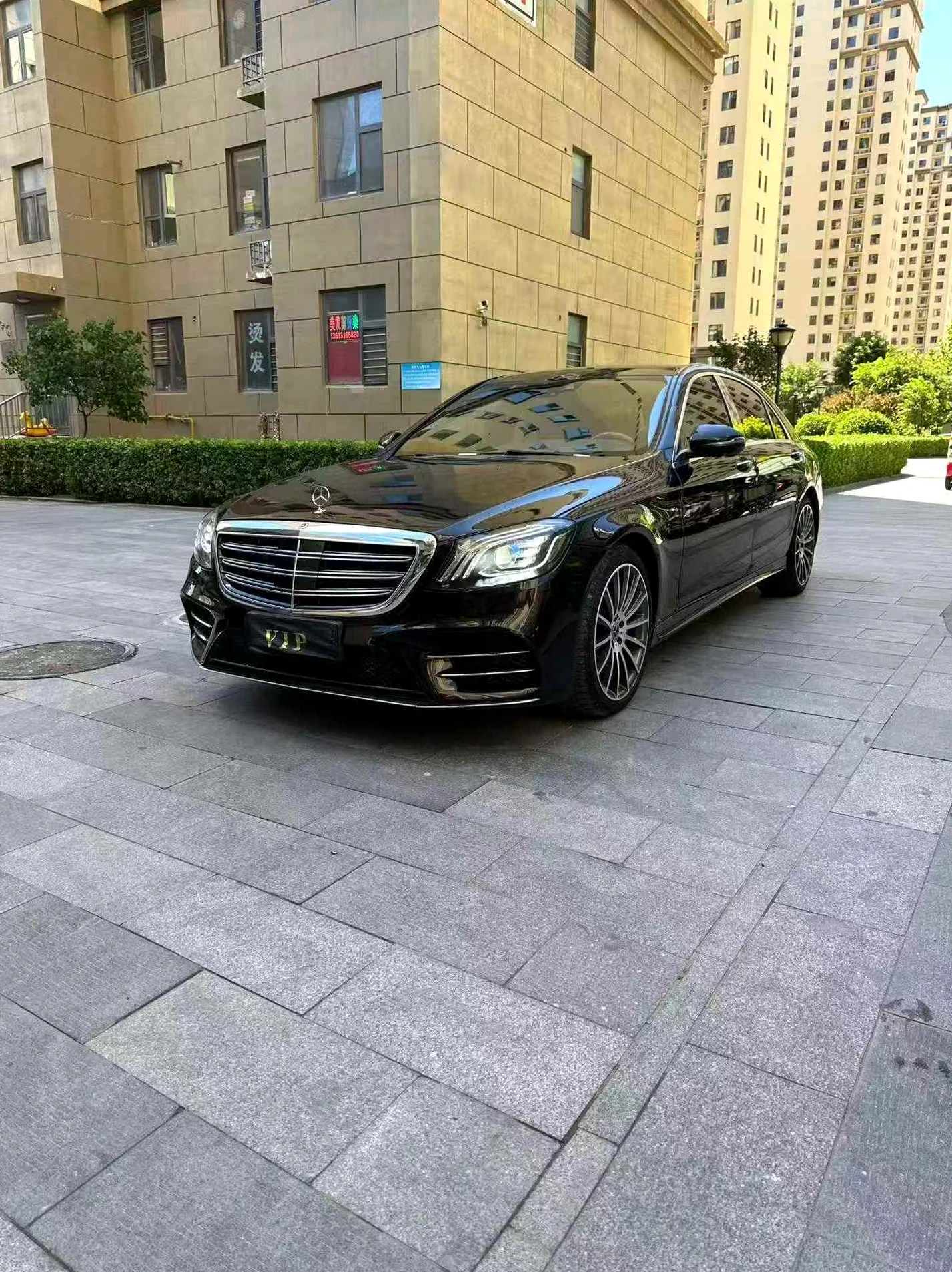 奔驰迈巴赫S级 正面外观三