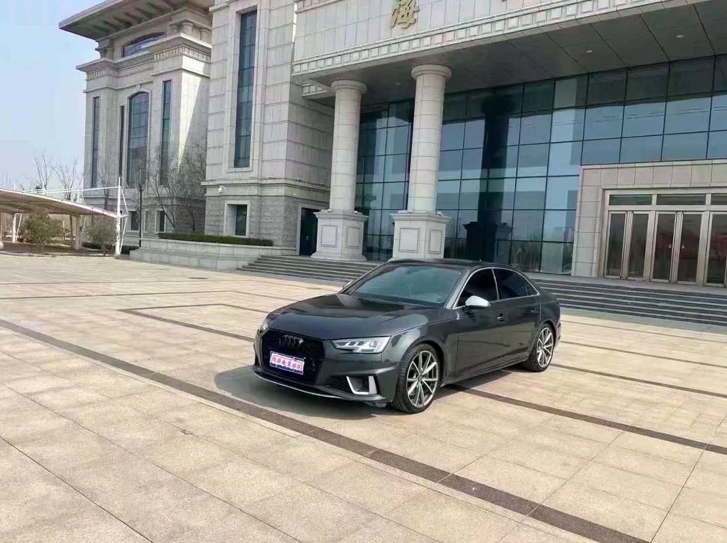 奥迪TT 正面外观二