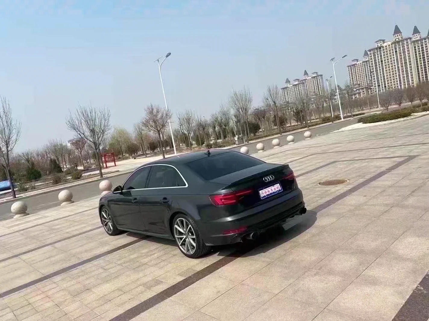 奥迪TT 后面外观一