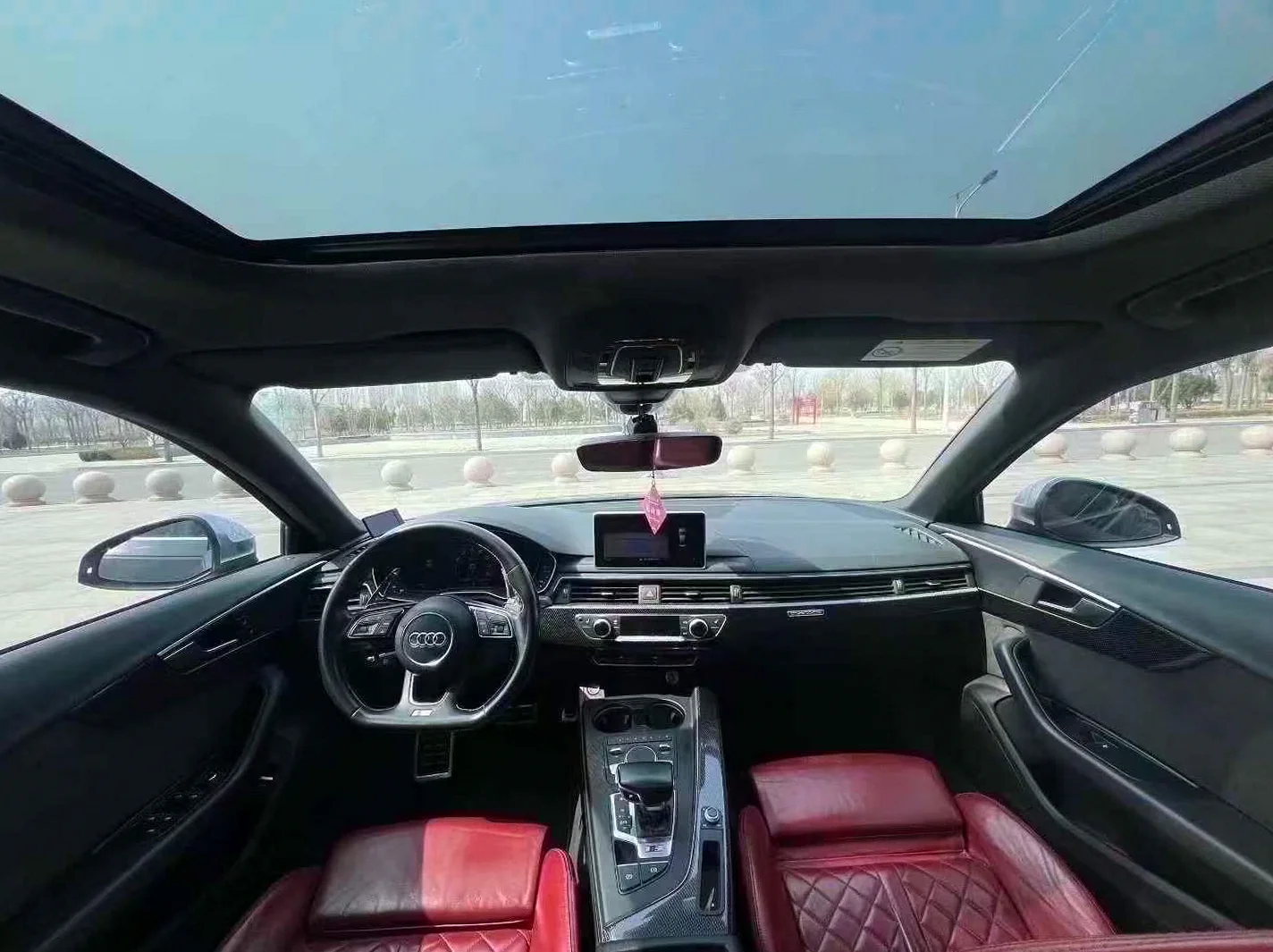 奥迪TT 驾驶室