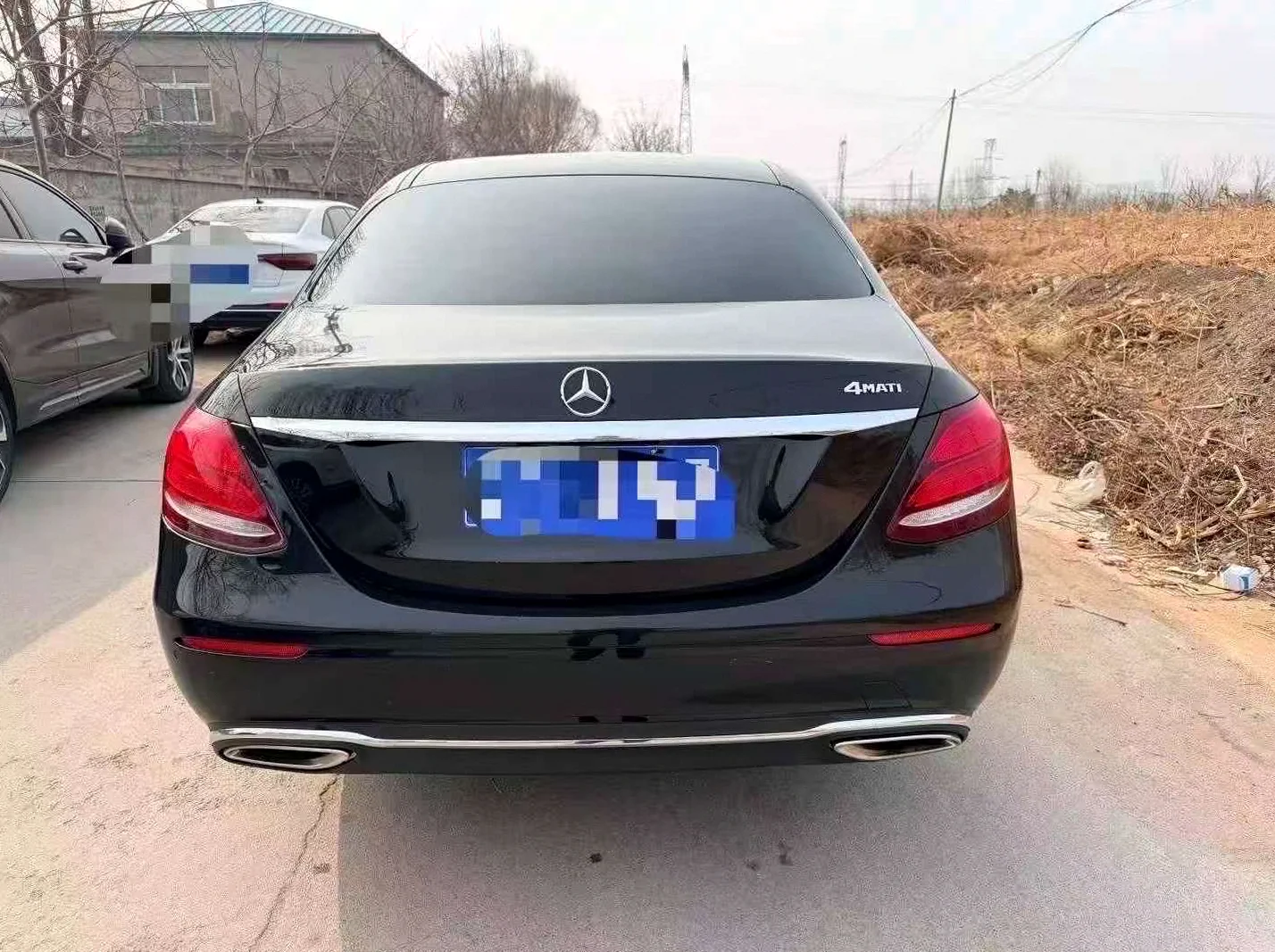 奔驰E 后面外观二