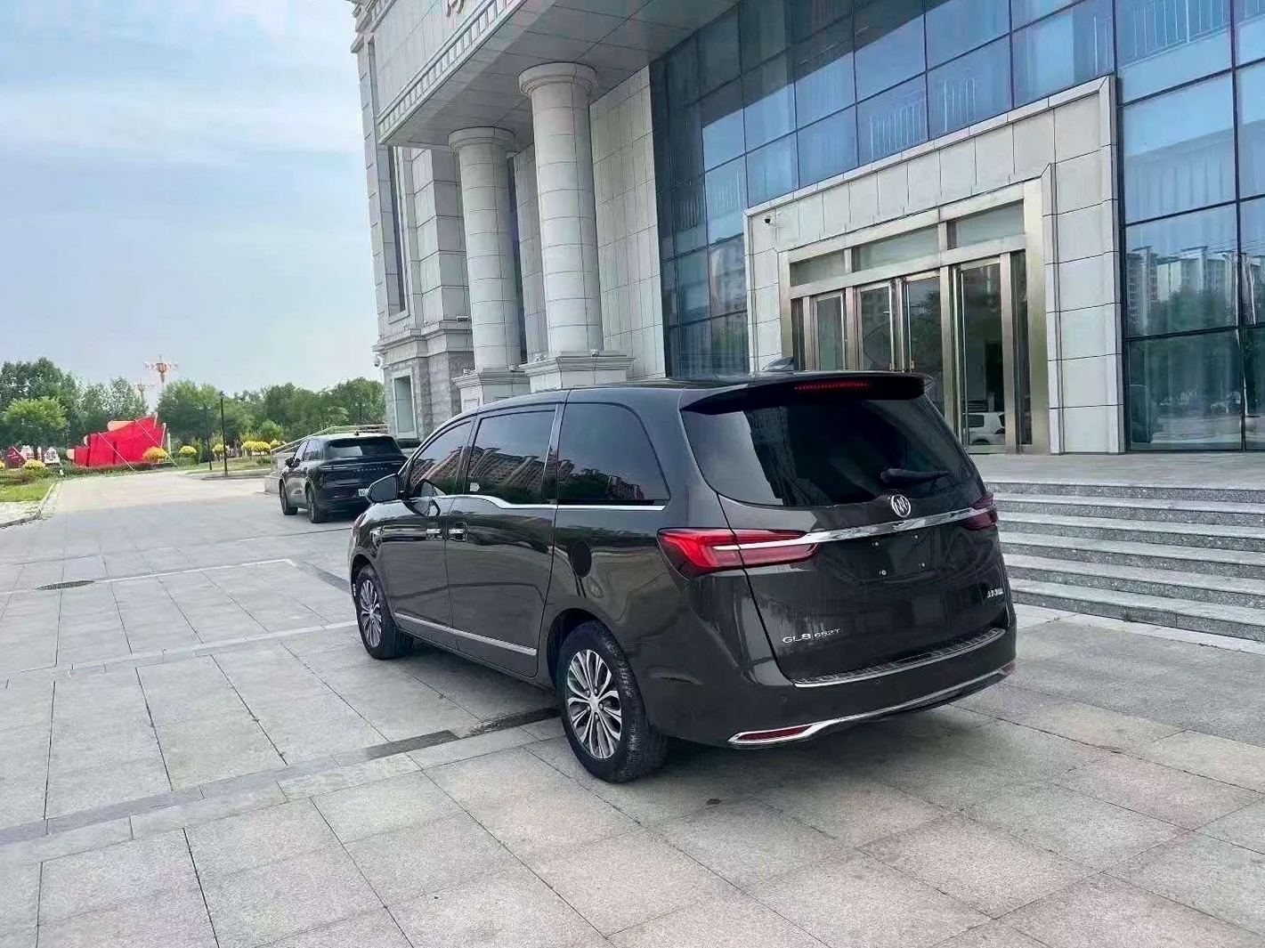 别克GL8 后面外观二
