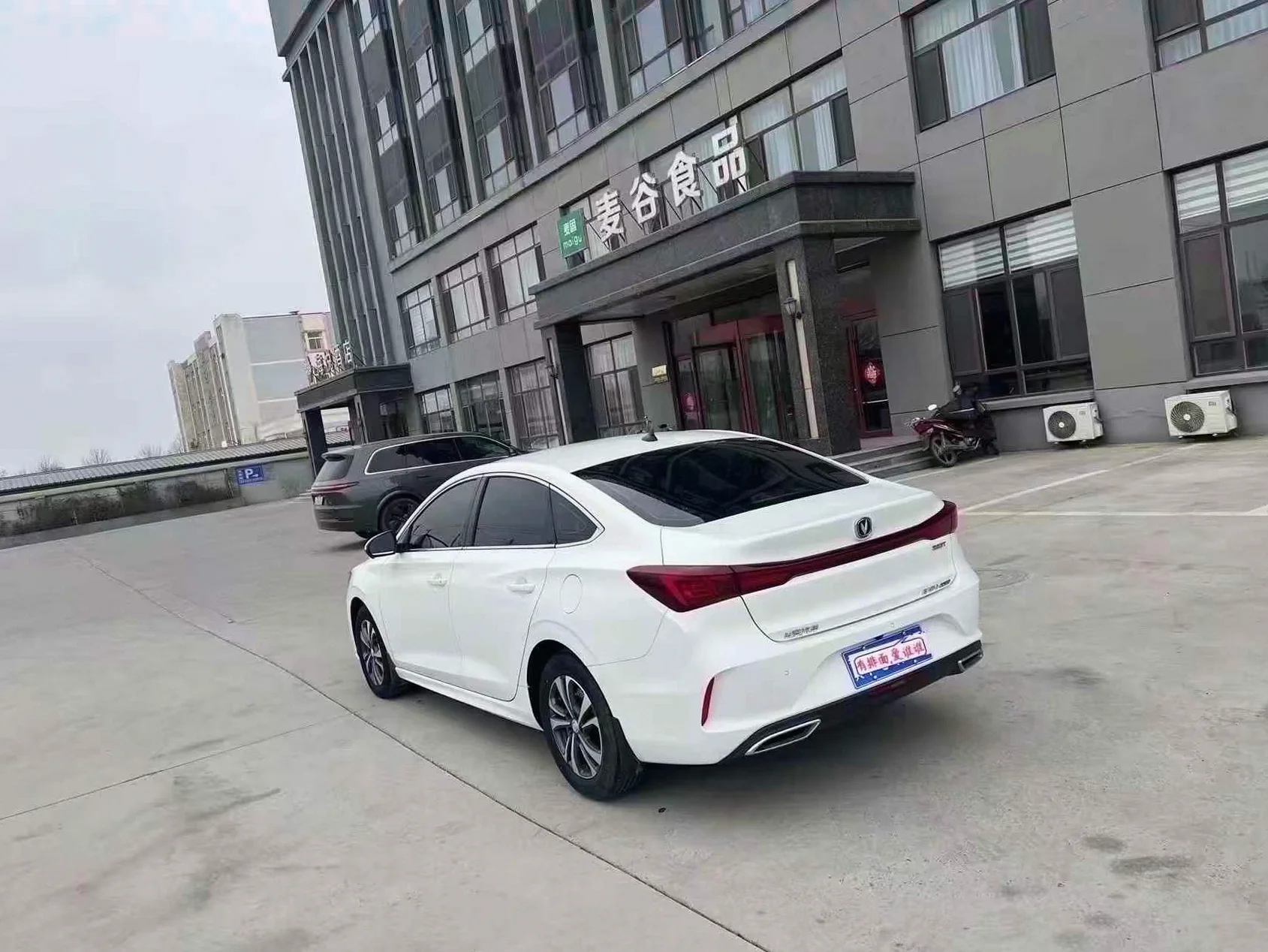 长安汽车逸动 后面外观一