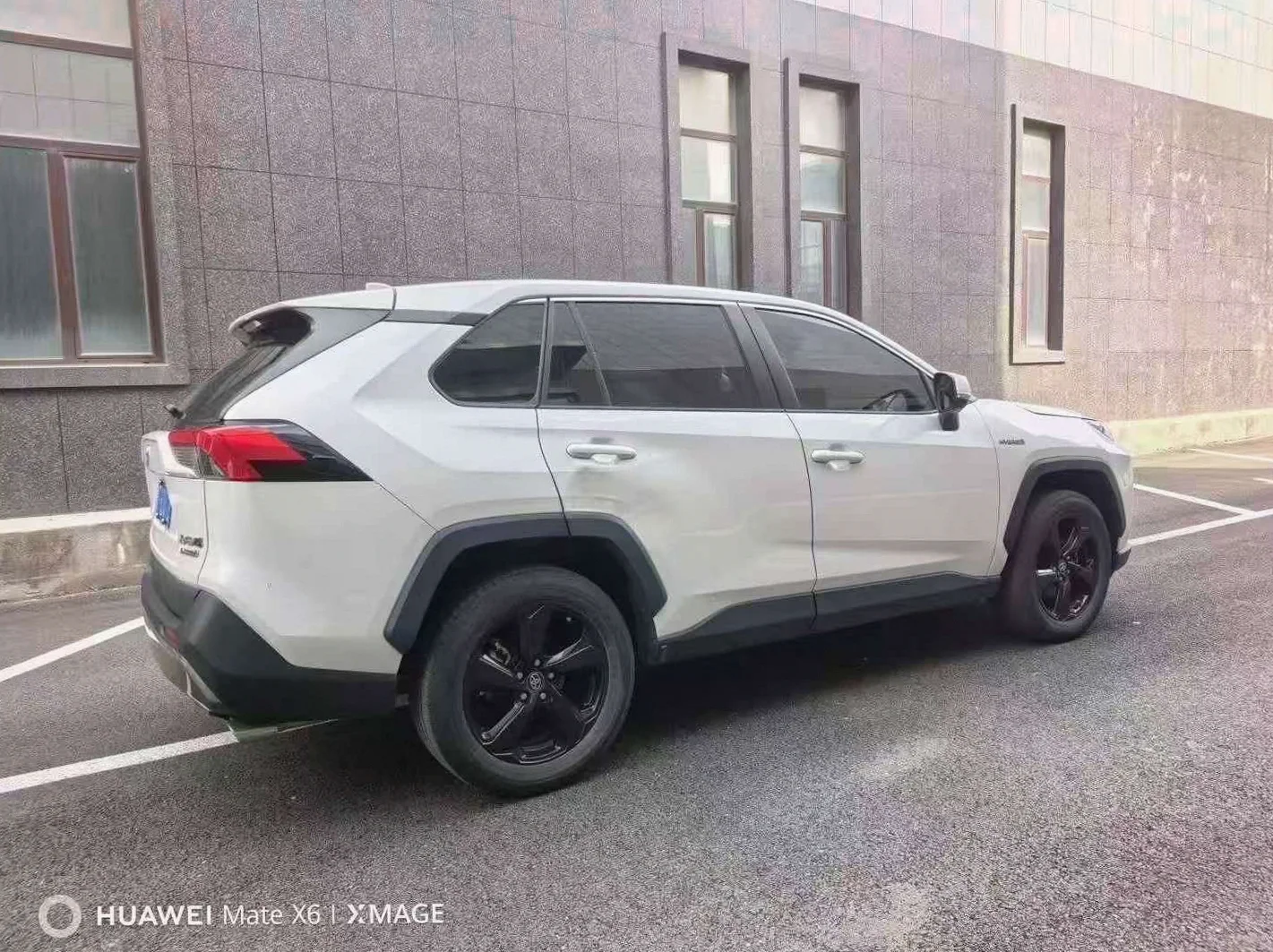 丰田RAV4 后面外观二