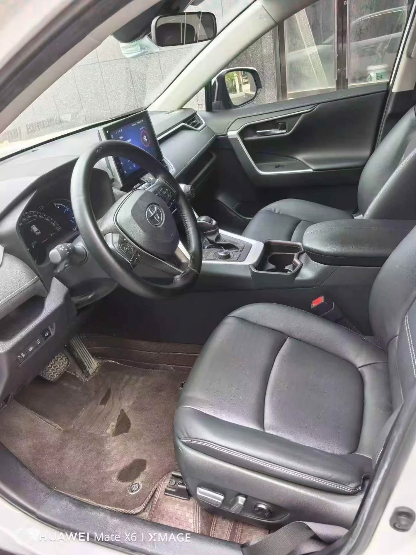 丰田RAV4 正面外观三