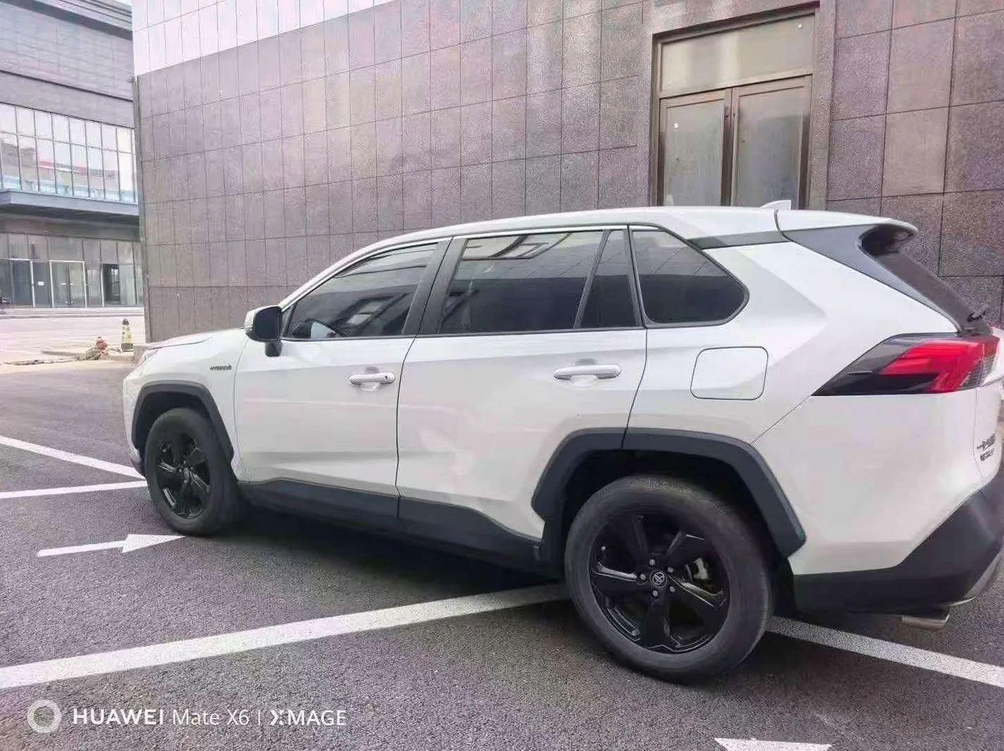 丰田RAV4 后面外观一