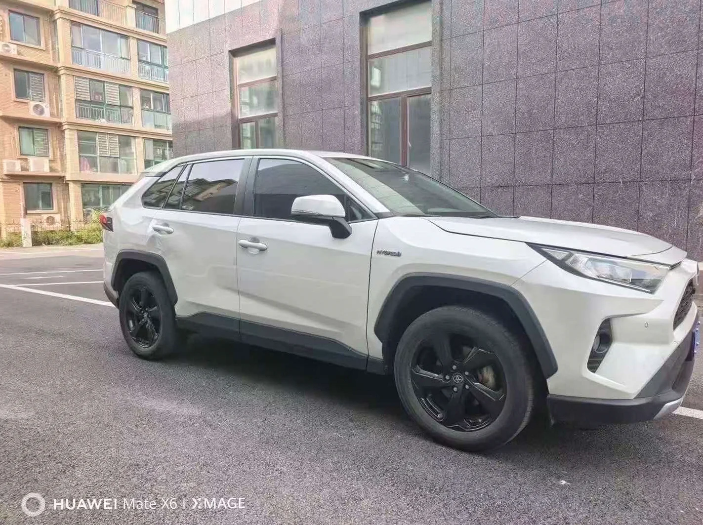 丰田RAV4 后面外观三