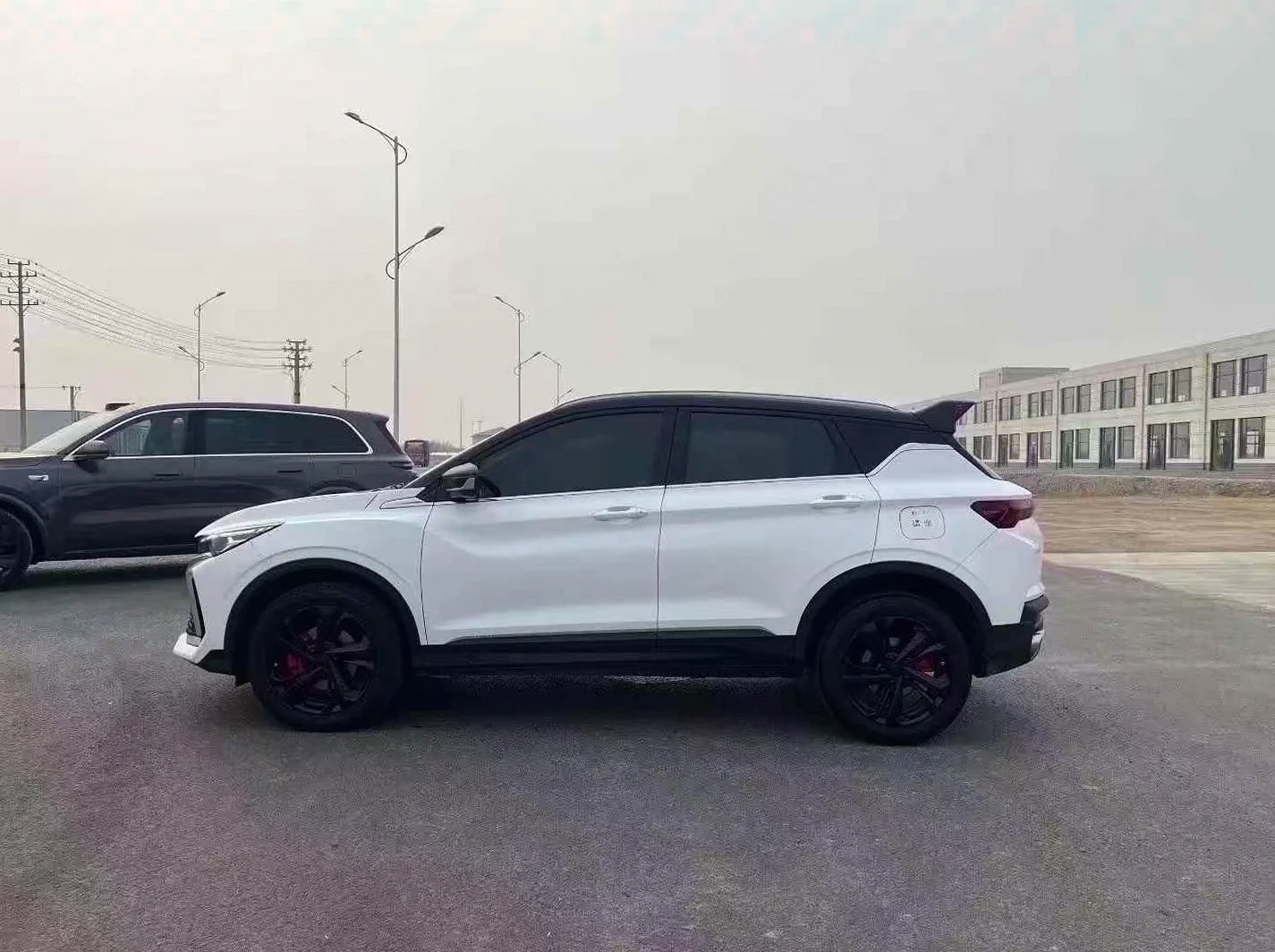 吉利缤越 后面外观一