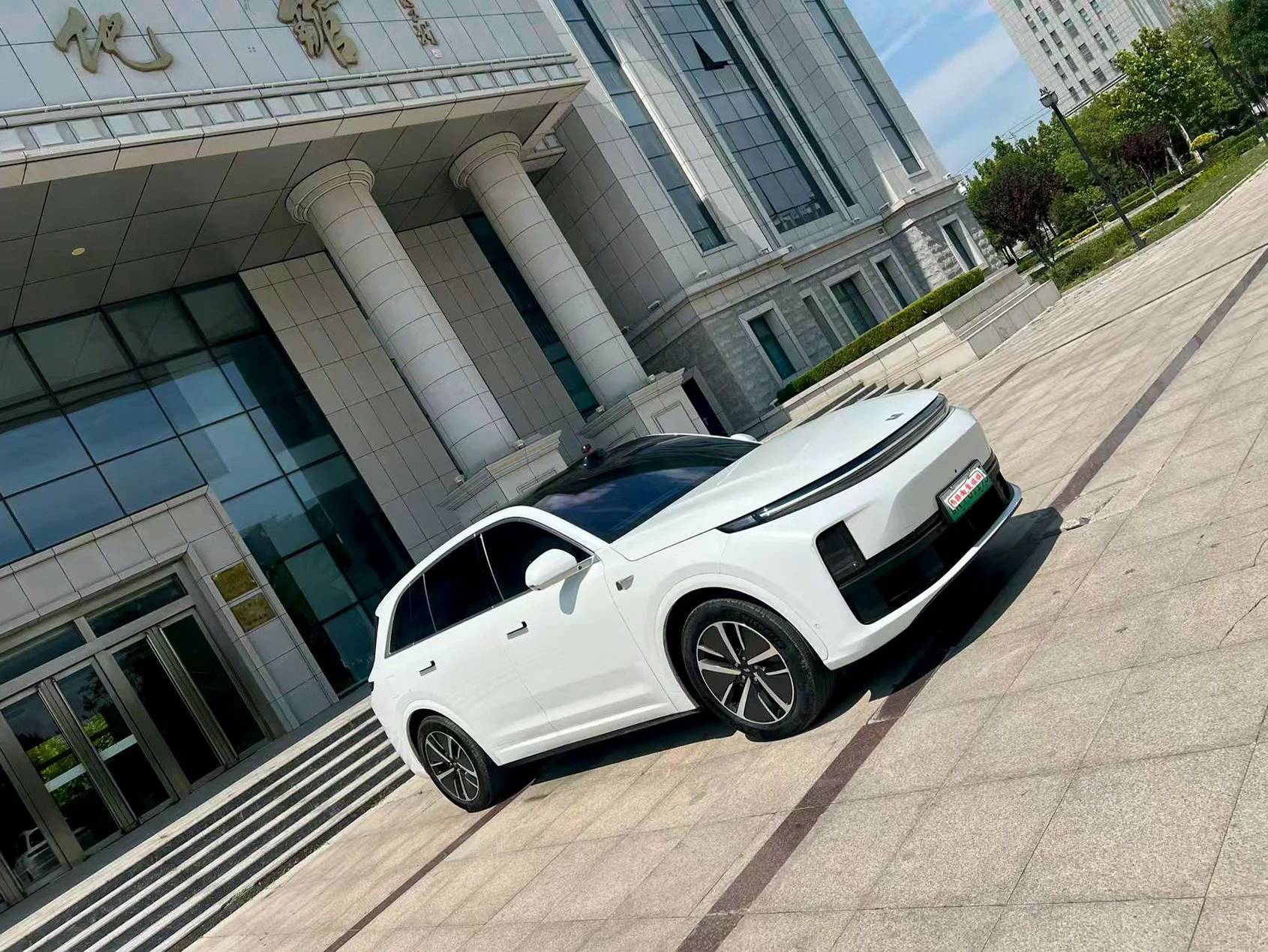 理想L7 正面外观三