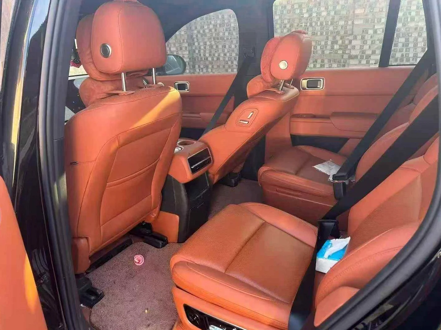 理想L8 内饰前排