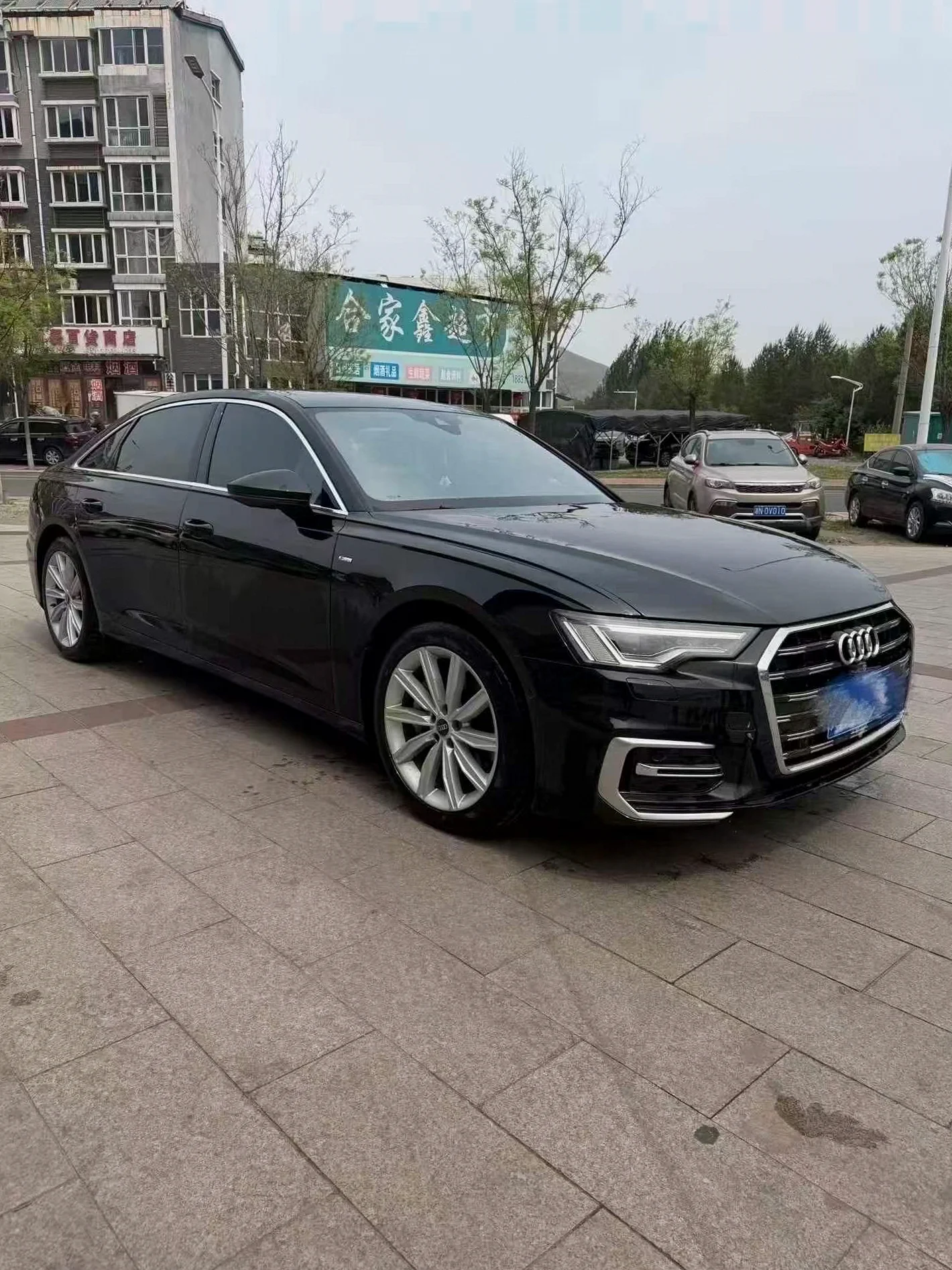 奥迪A6L 正面外观三