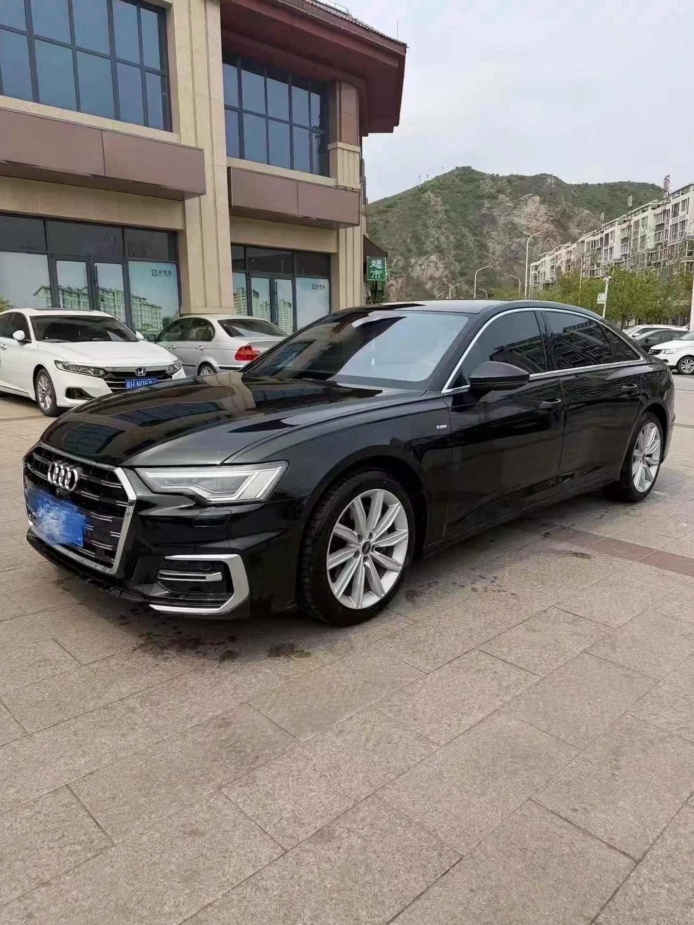 奥迪A6L 正面外观二