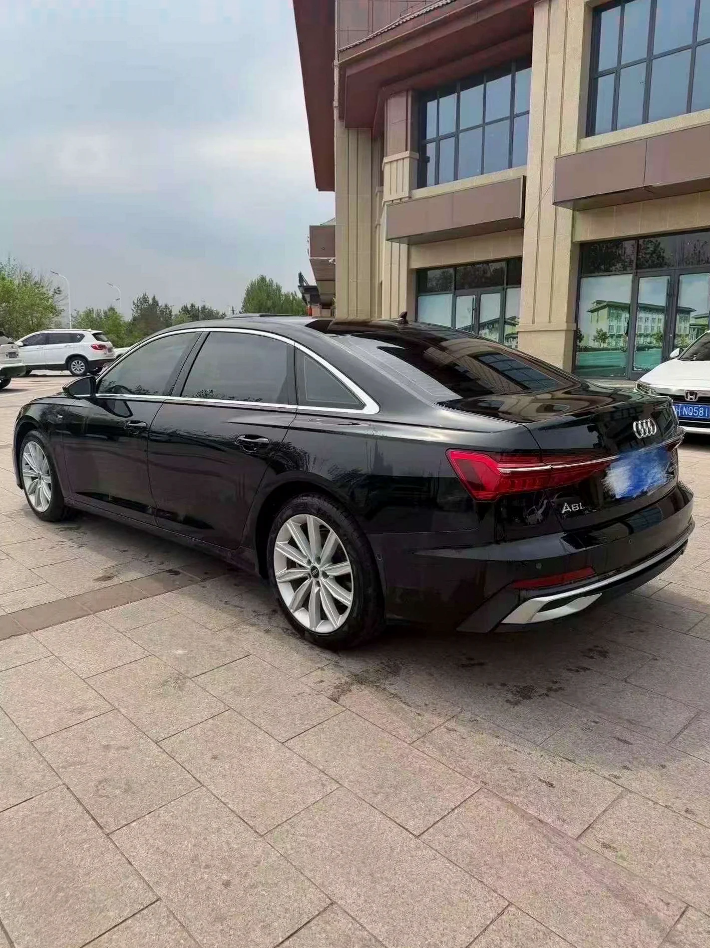 奥迪A6L 后面外观二