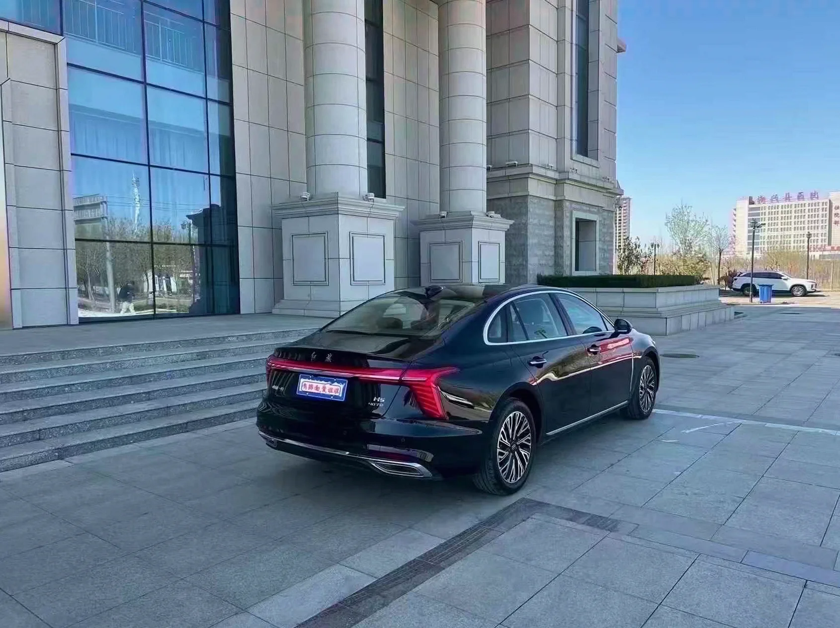 红旗H5 后面外观三
