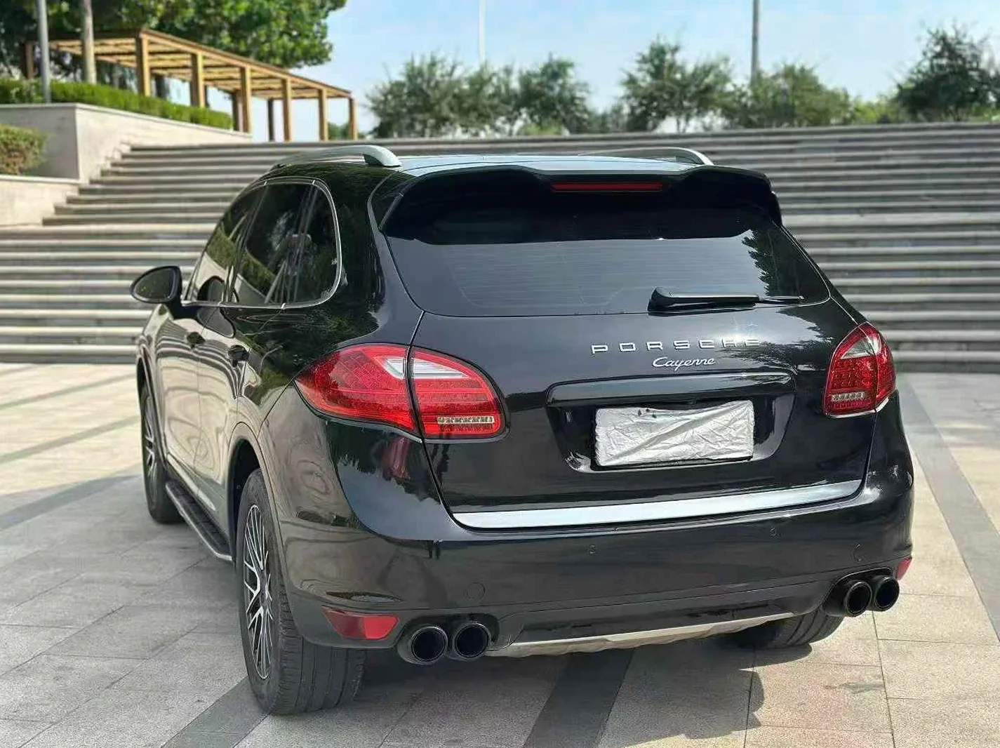 保时捷卡宴 后面外观三