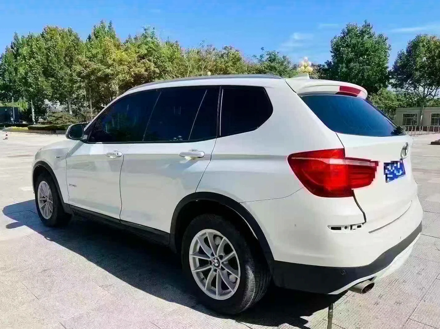 宝马X3 后面外观三