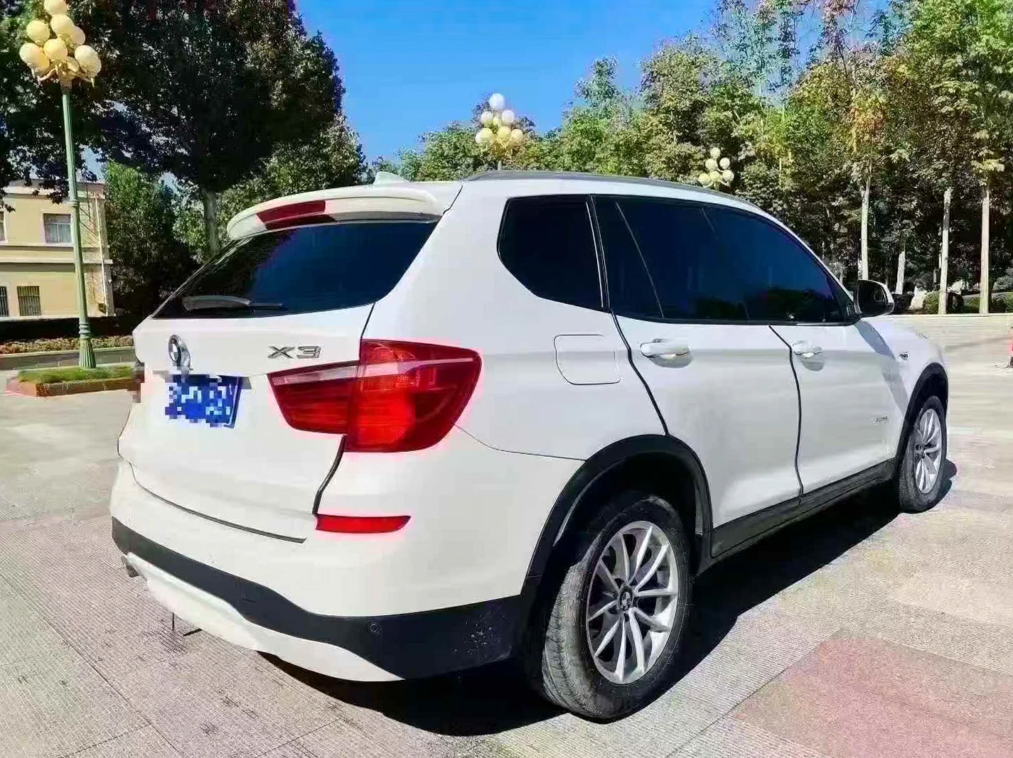 宝马X3 后面外观二
