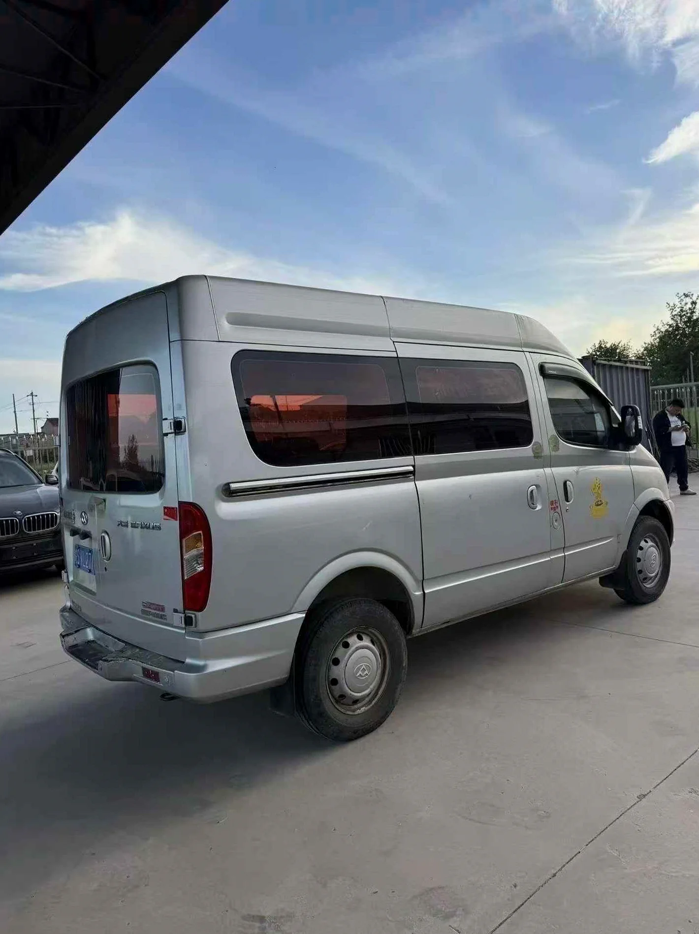 大通V80 后面外观二