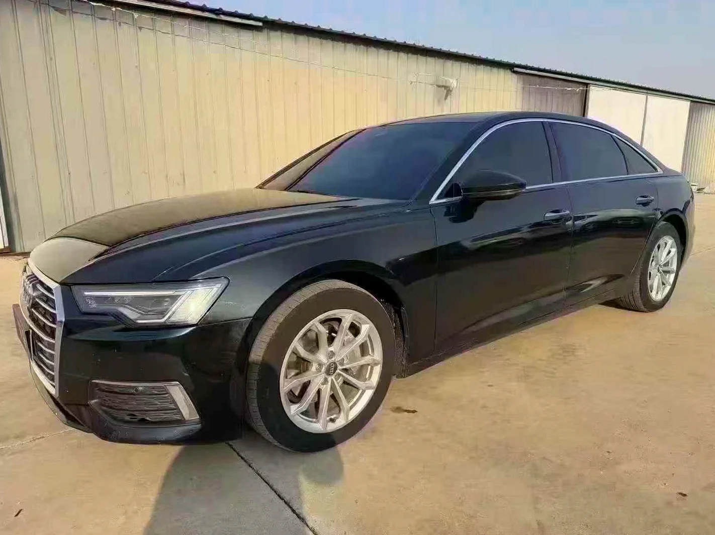奥迪A6L 正面外观三