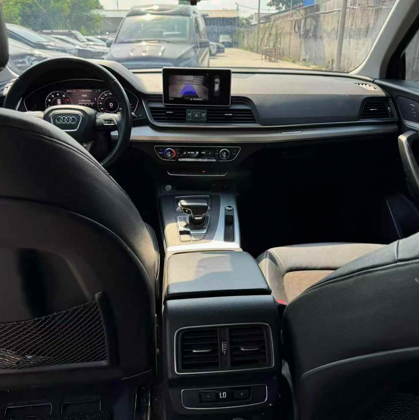 奥迪Q5 后面外观三