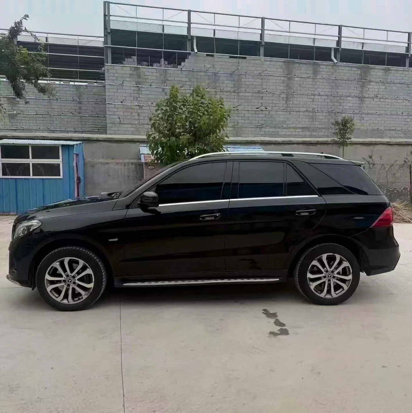 奔驰GLE 后面外观一