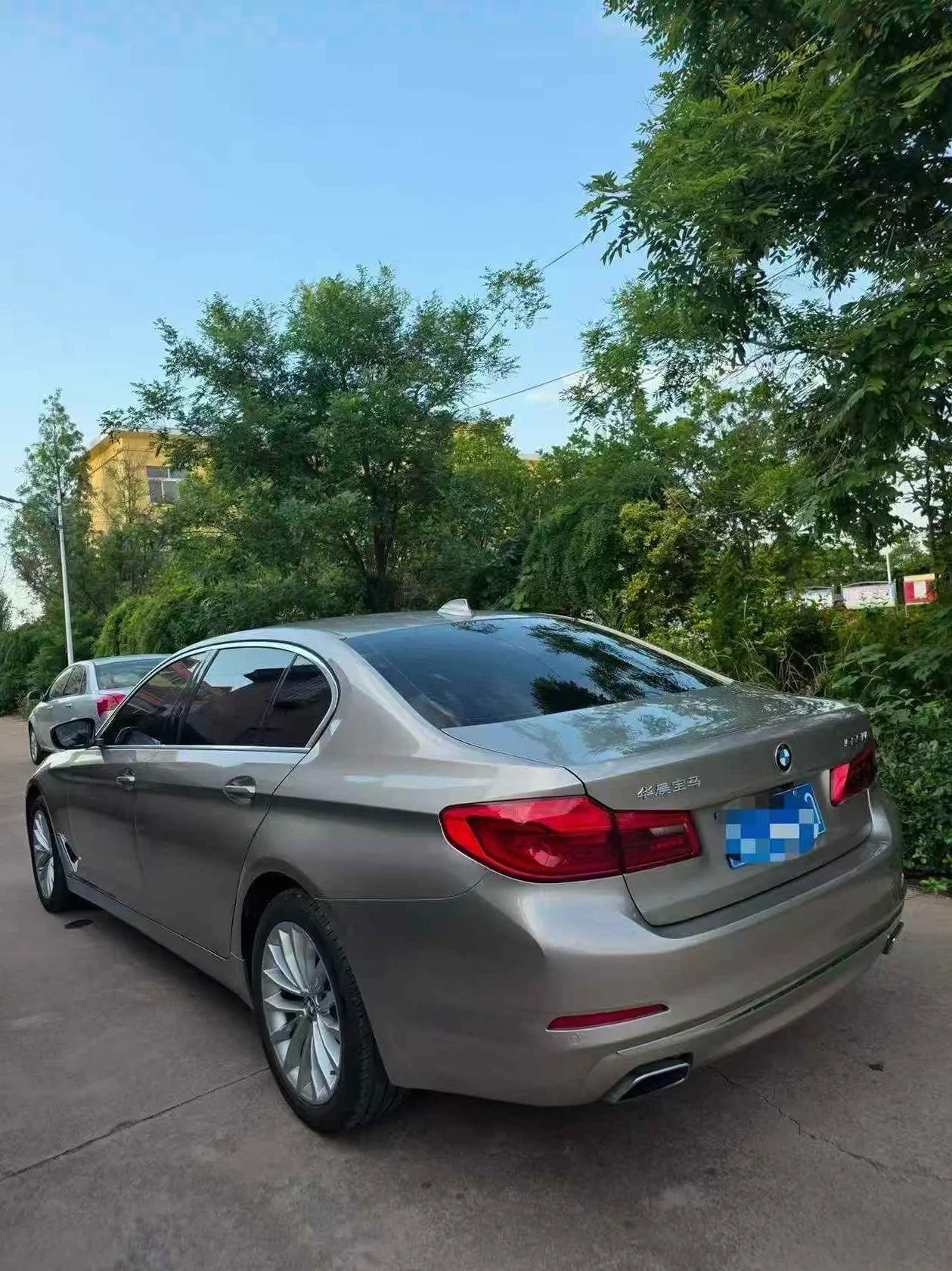 宝马5系 后面外观三