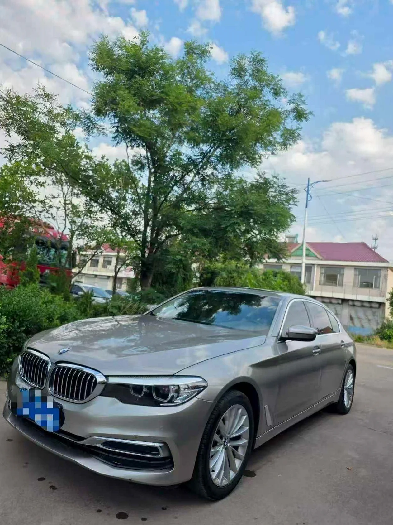宝马5系 正面外观二