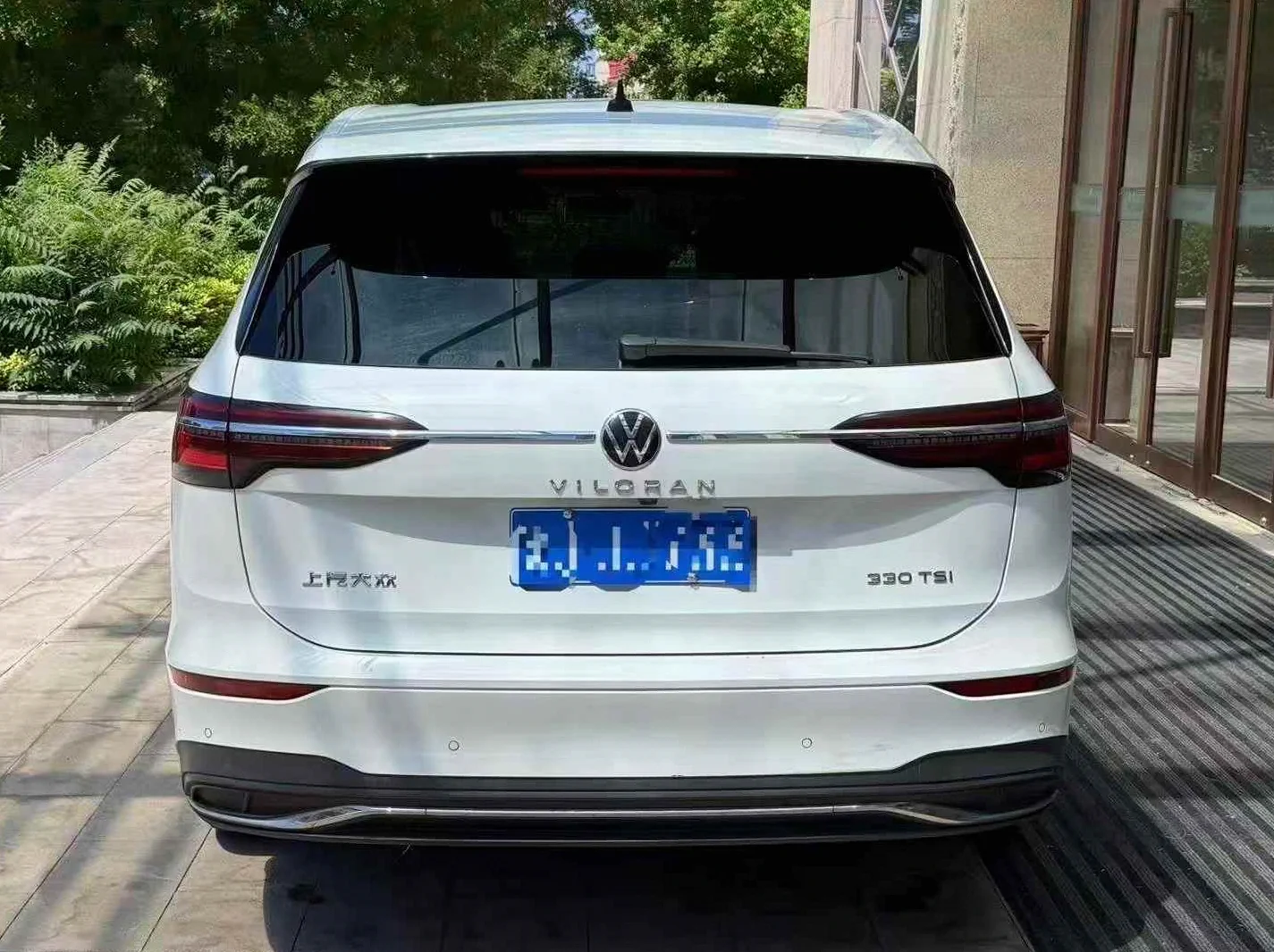 大众威然 后面外观二