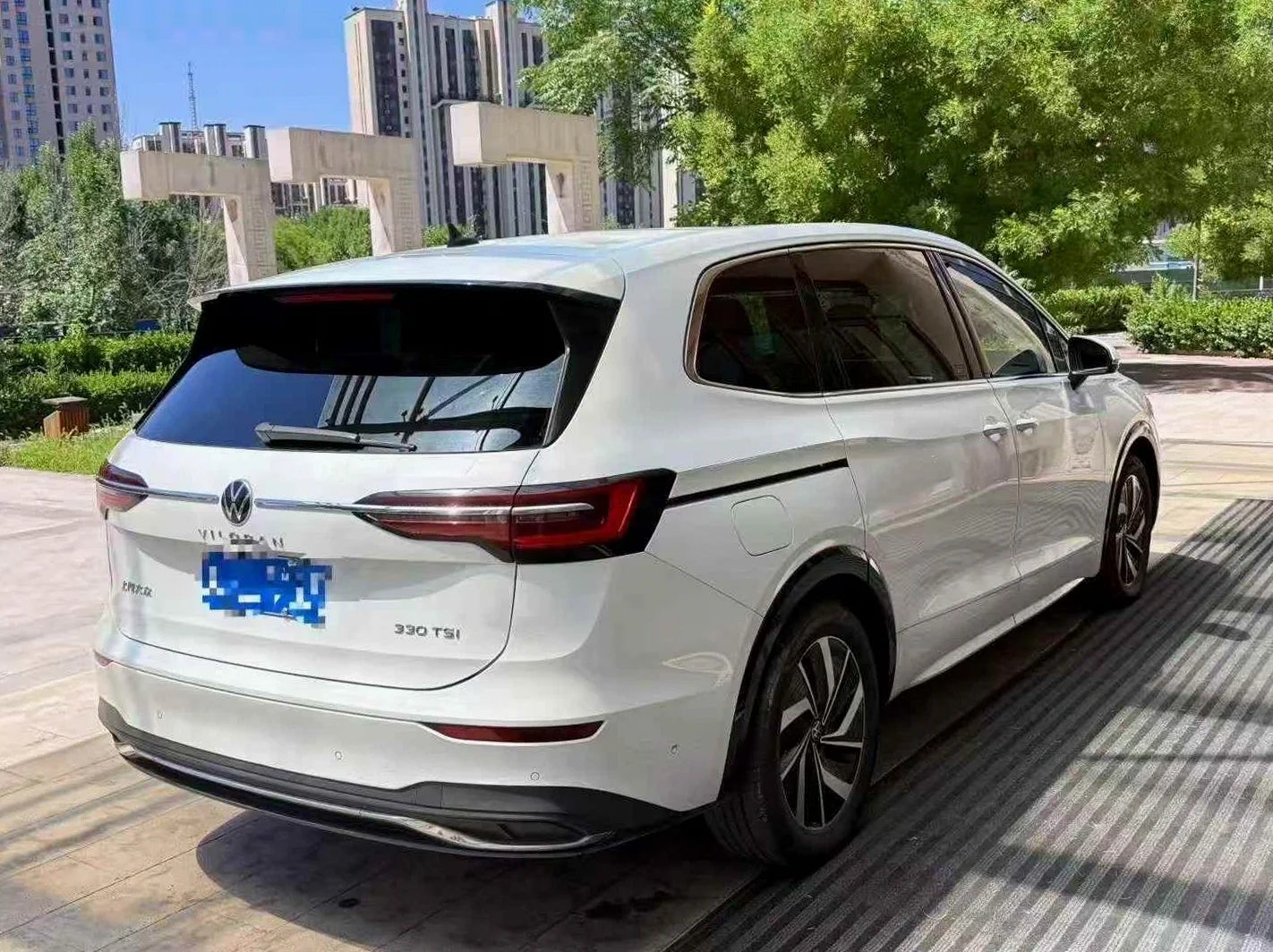 大众威然 后面外观一