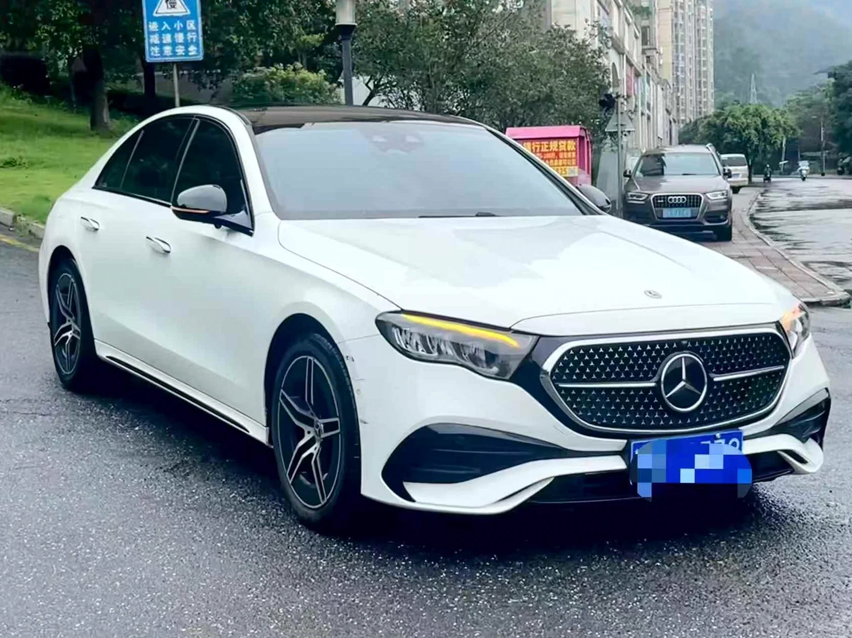 奔驰E 正面外观三