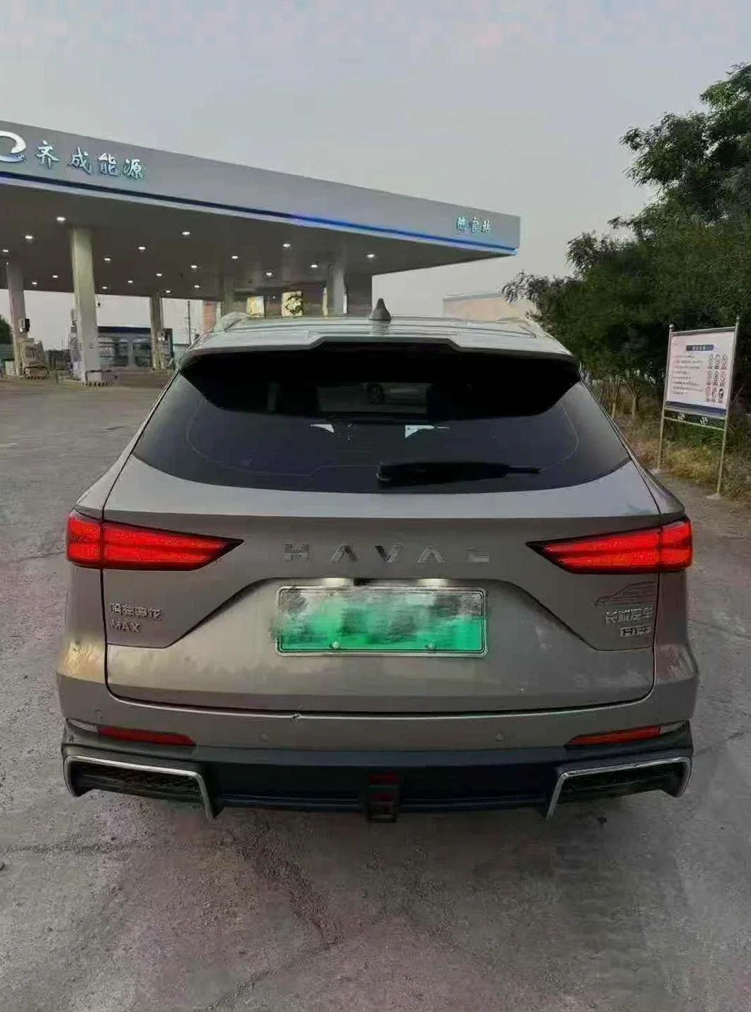 哈弗枭龙 驾驶室